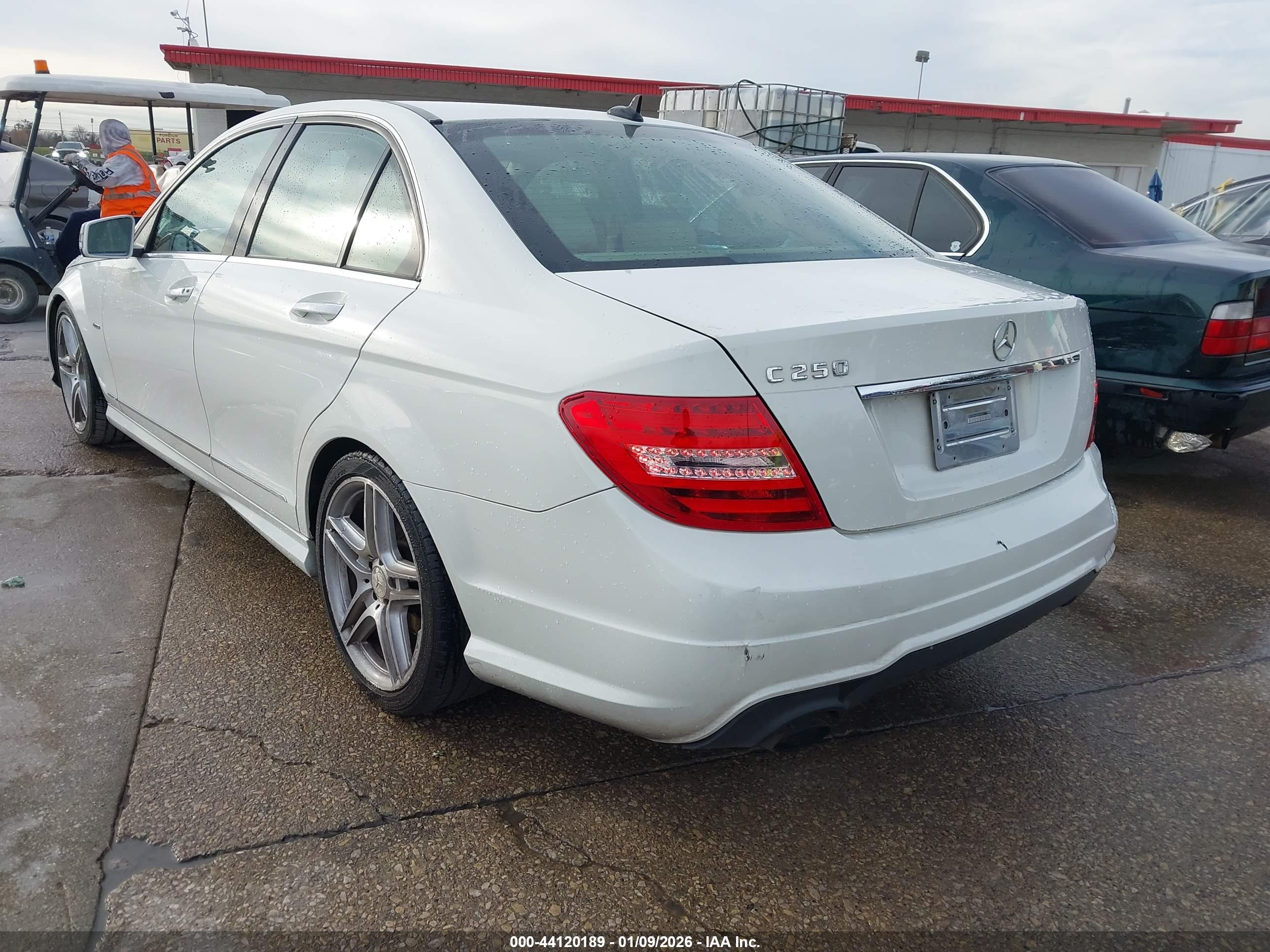 MERCEDES-BENZ C image 3