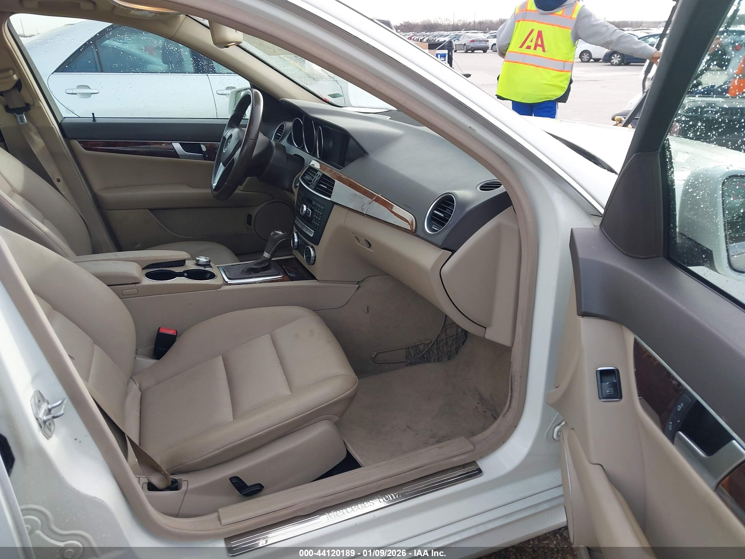 MERCEDES-BENZ C image 5