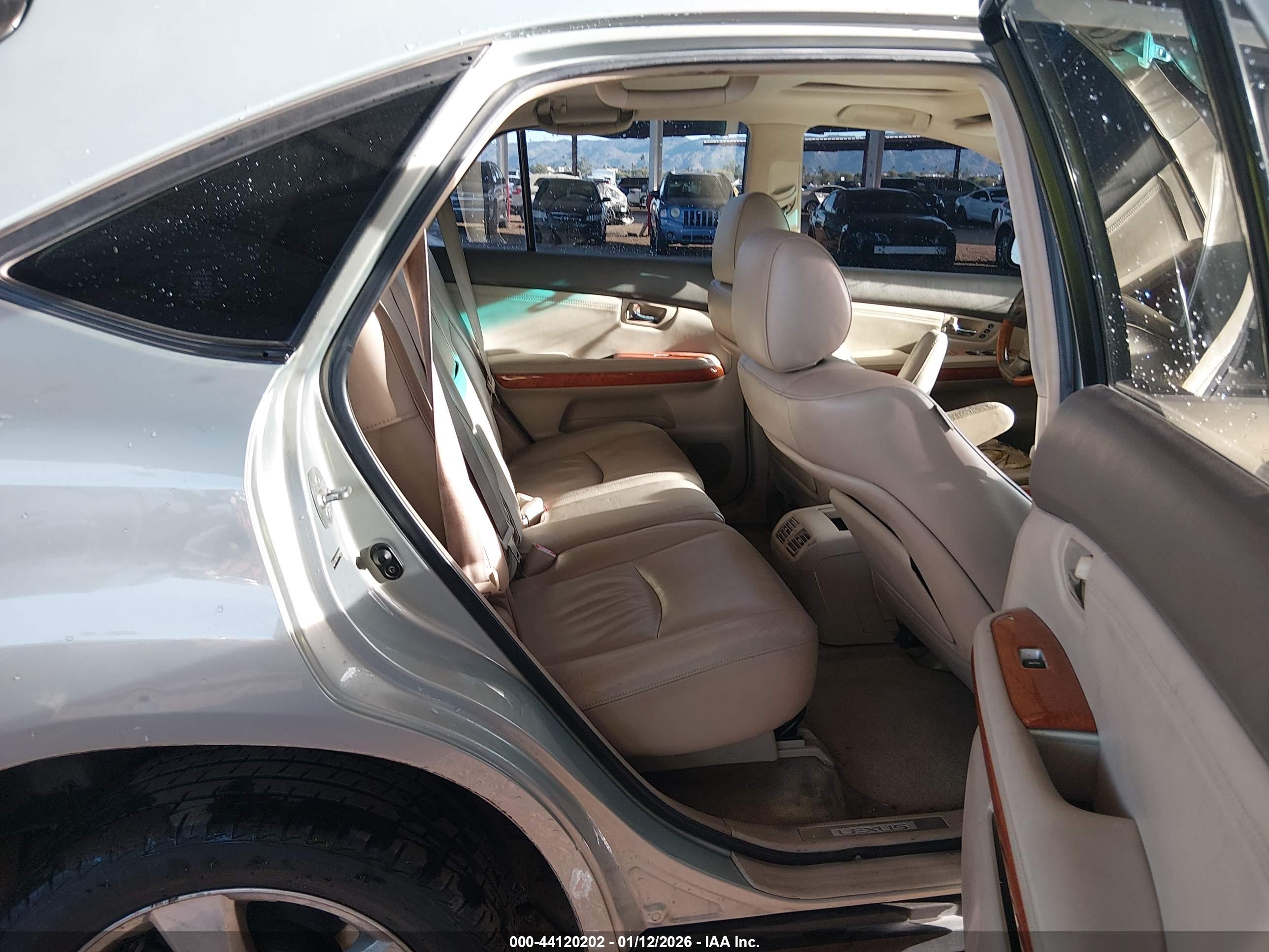 LEXUS RX image 8