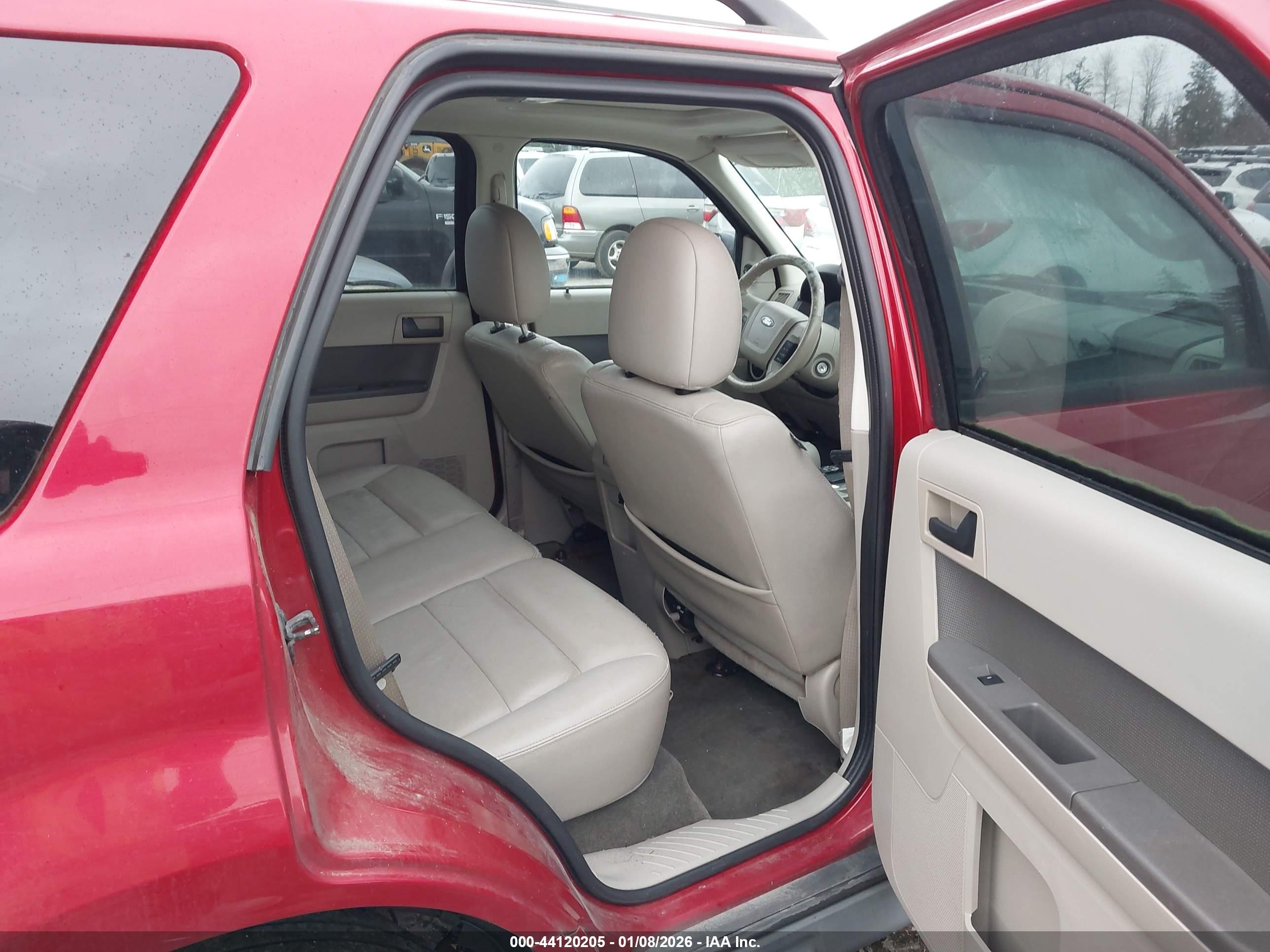 FORD ESCAPE image 8