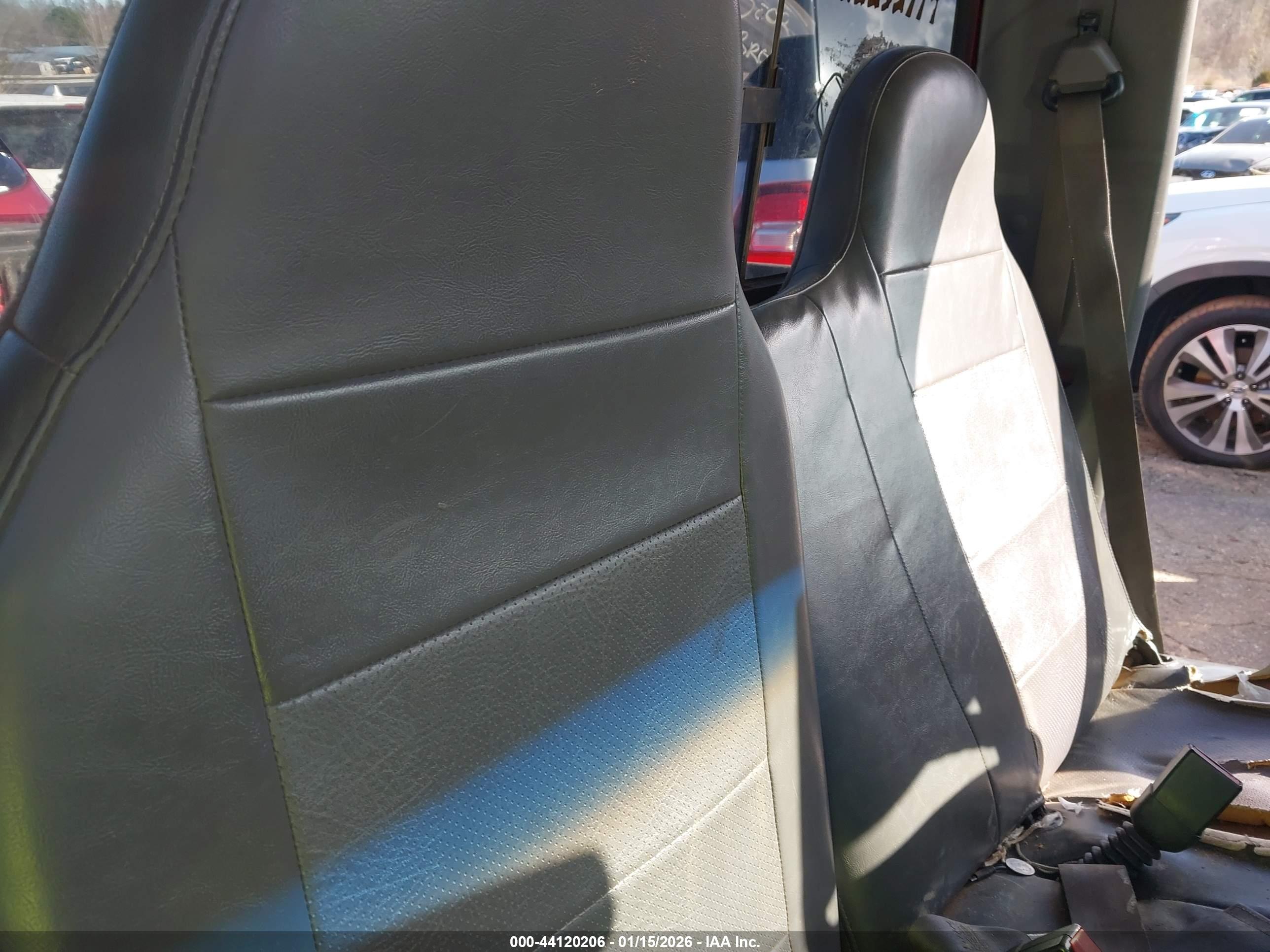 FORD RANGER image 8