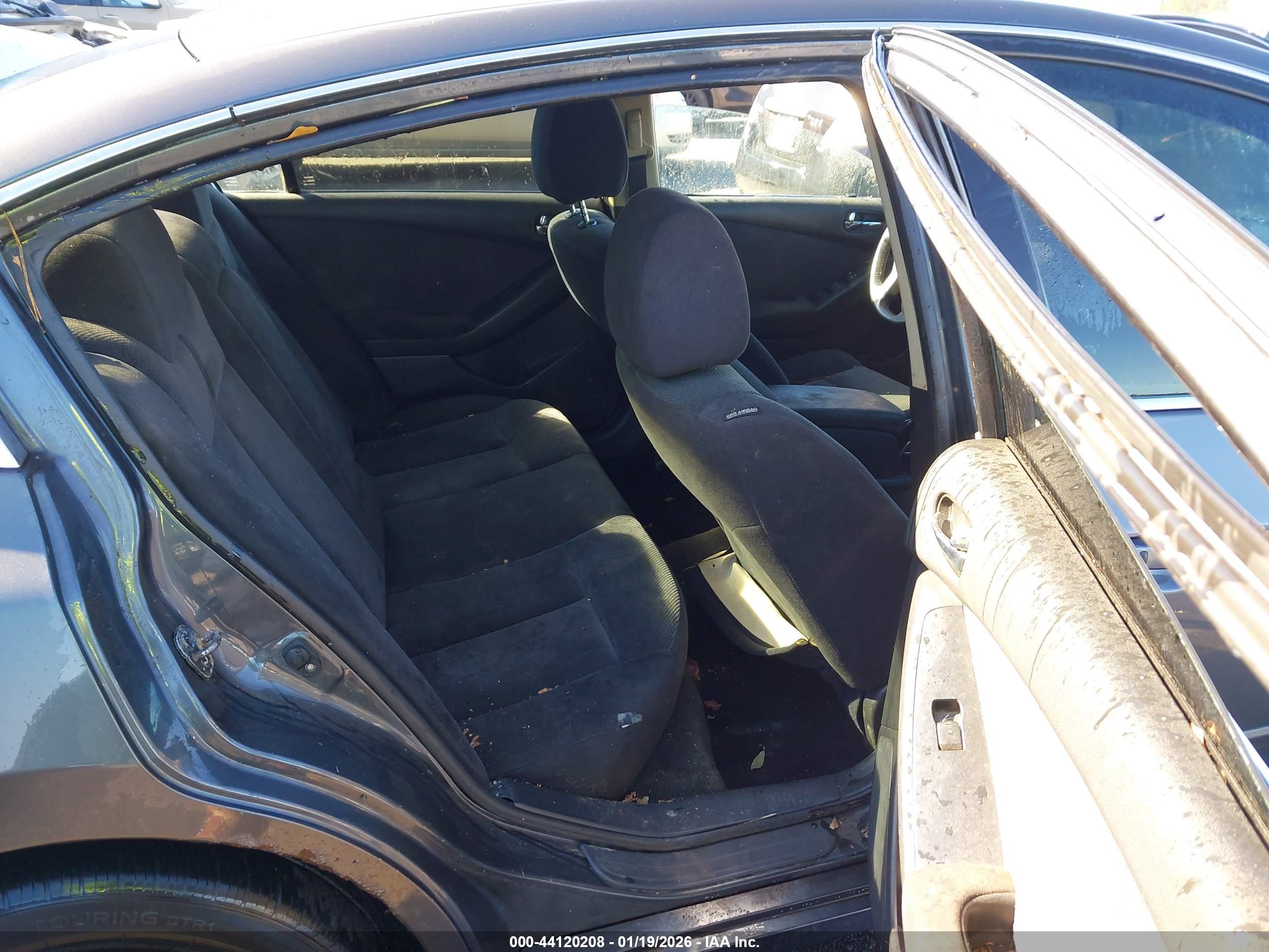 NISSAN ALTIMA image 8