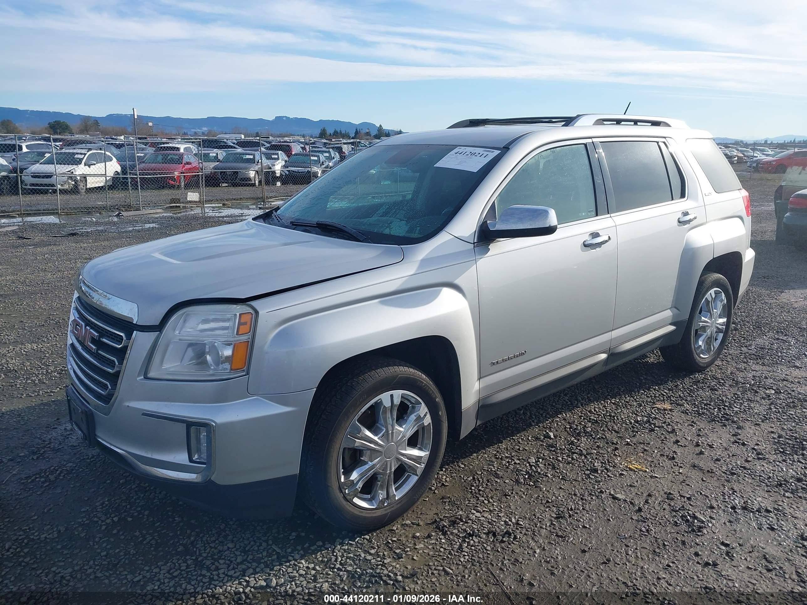GMC TERRAIN image 2