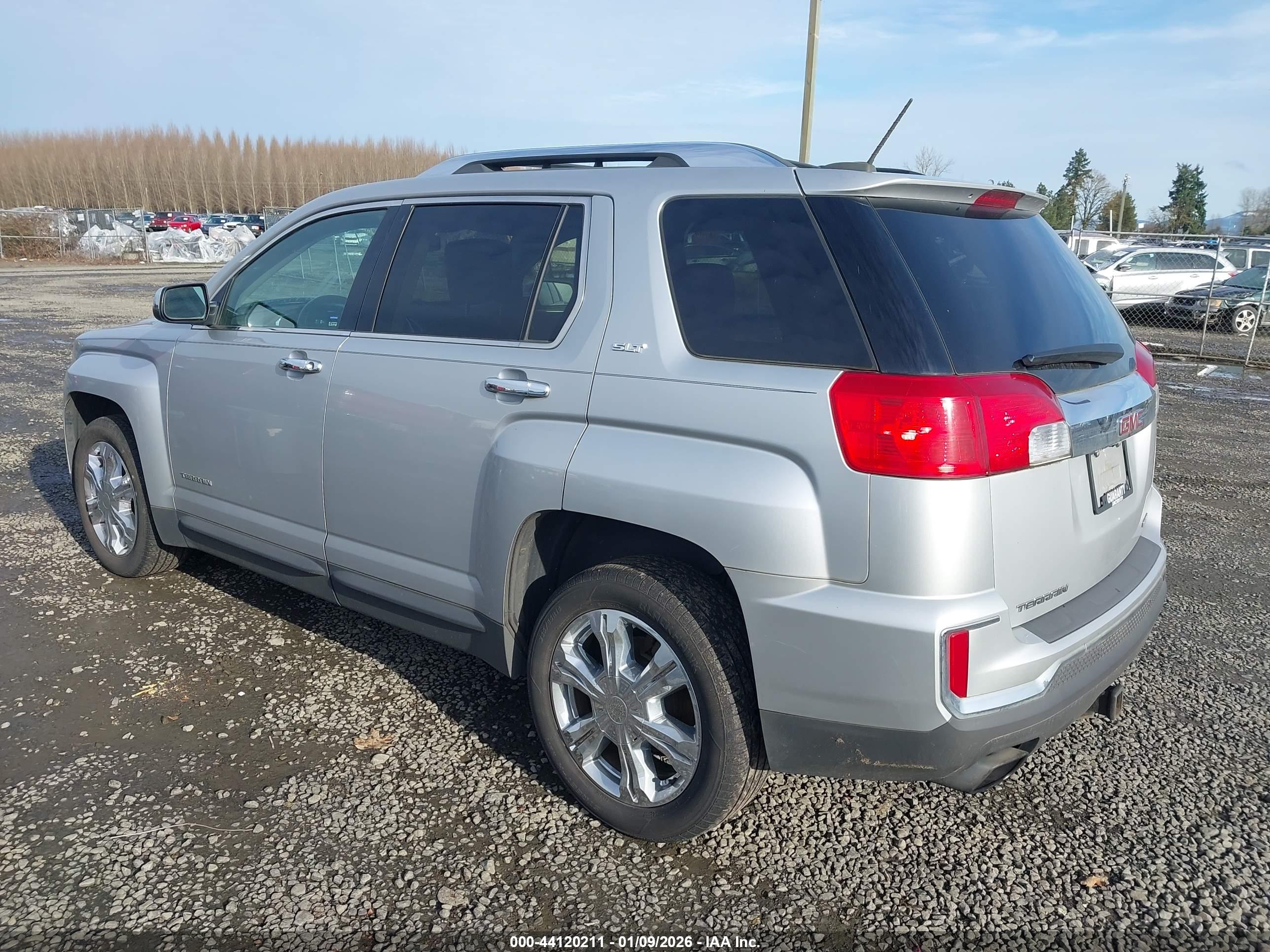 GMC TERRAIN image 3