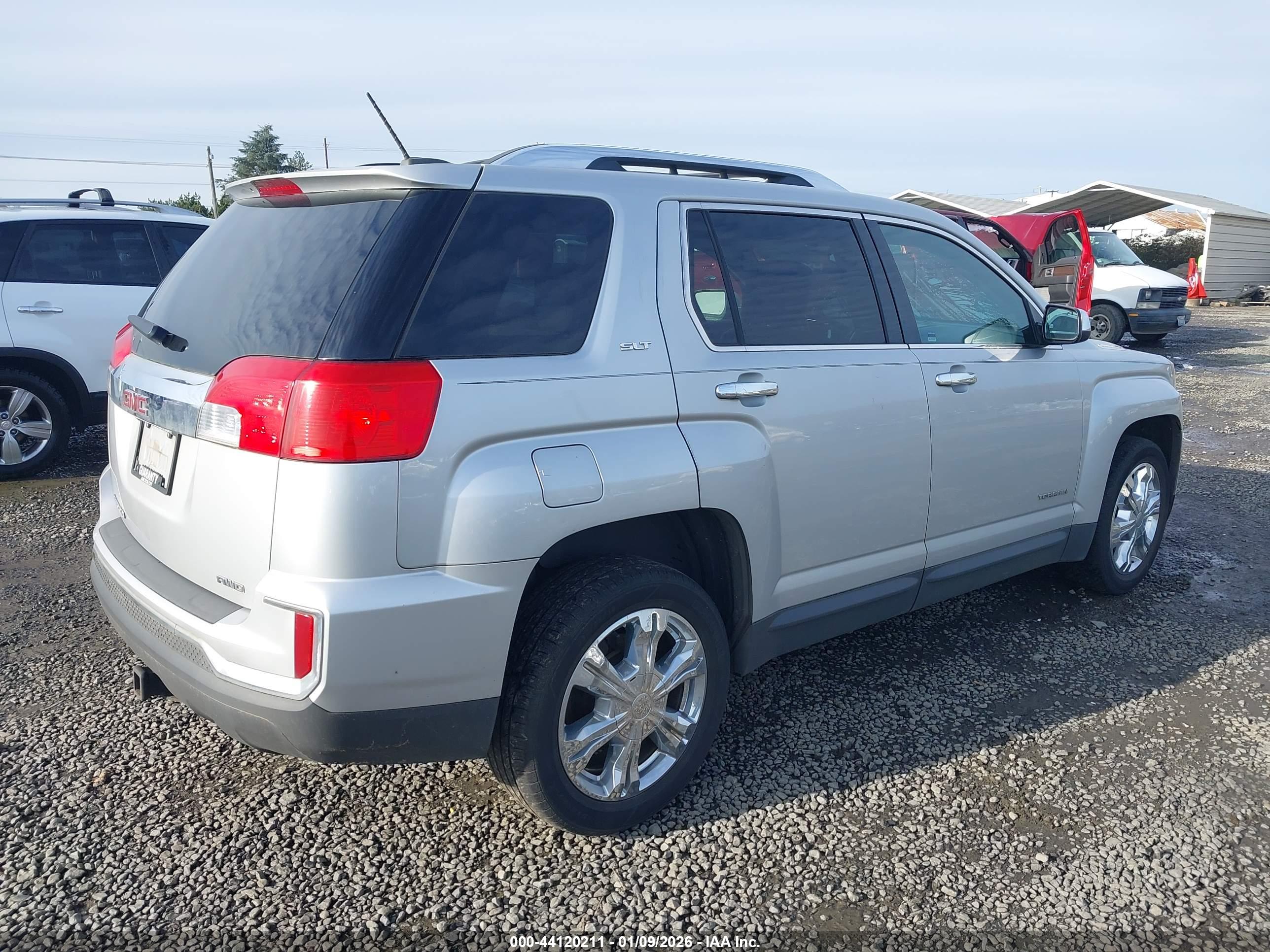 GMC TERRAIN image 4