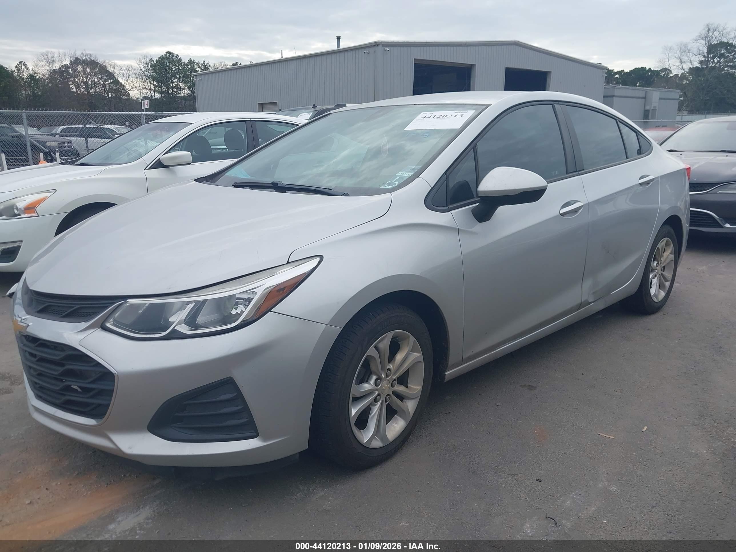 CHEVROLET CRUZE image 2
