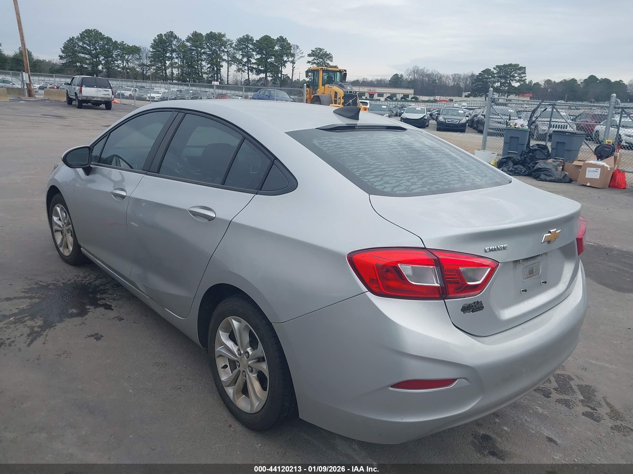 CHEVROLET CRUZE image 3