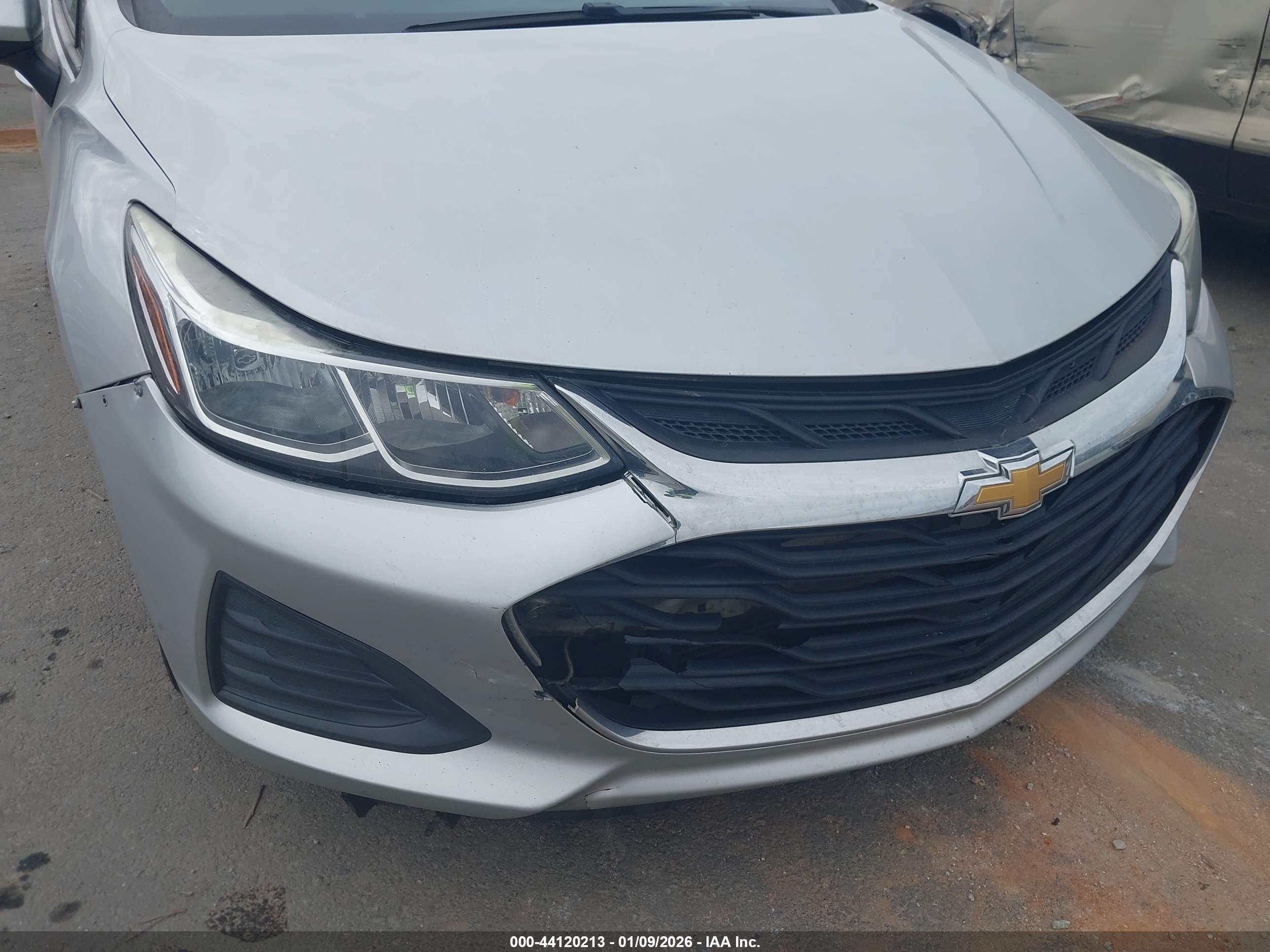 CHEVROLET CRUZE image 6