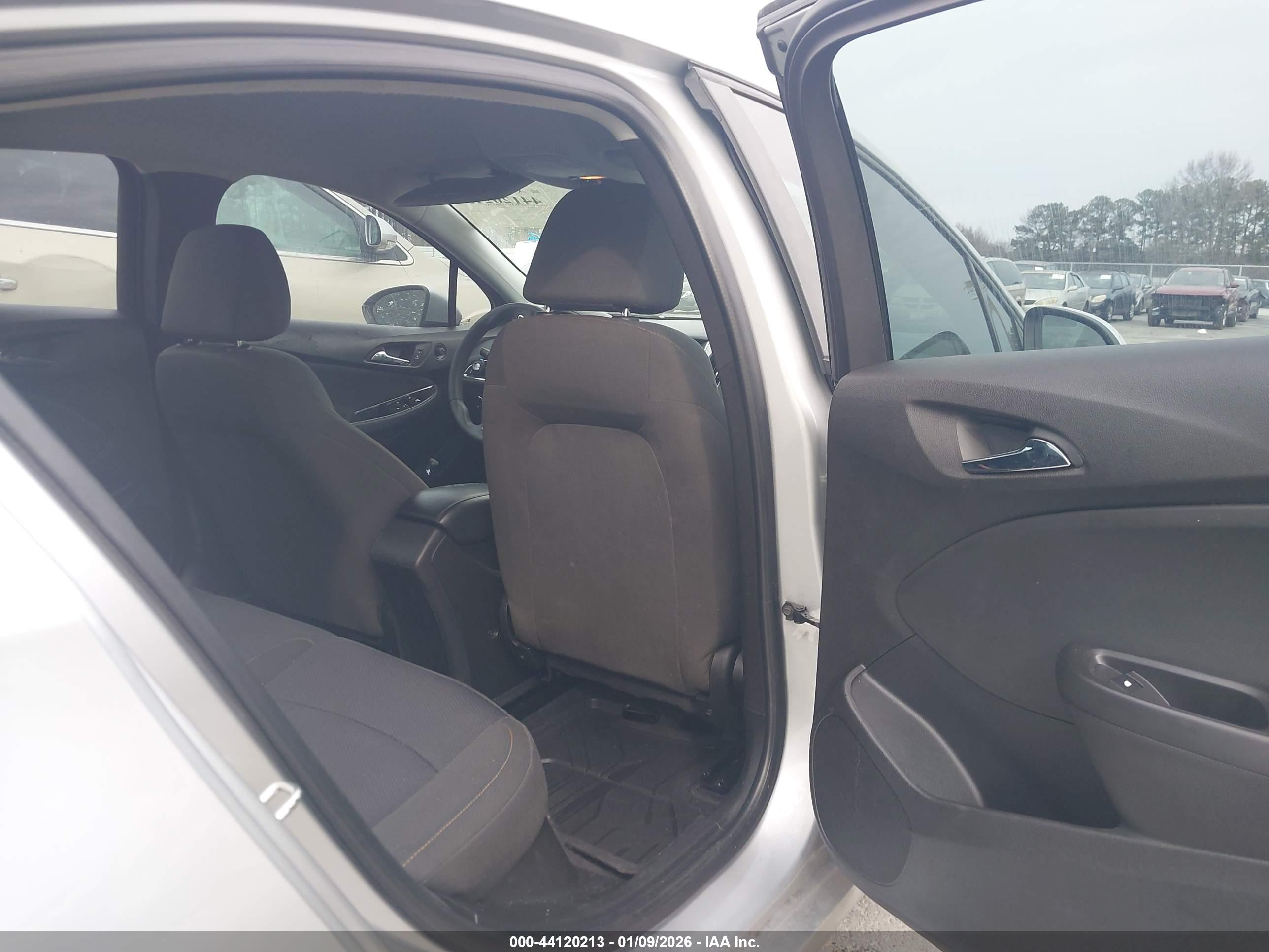 CHEVROLET CRUZE image 8