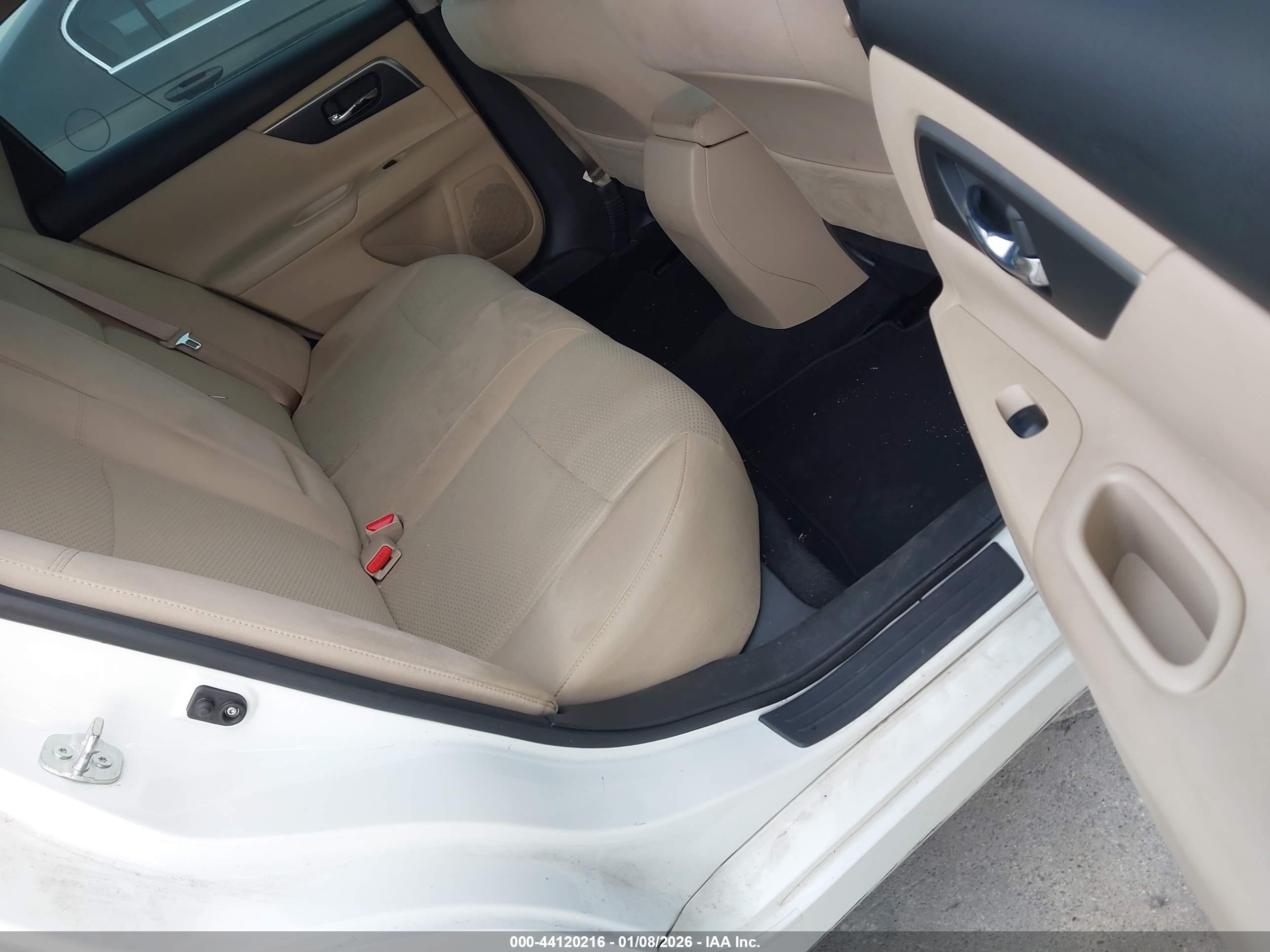 NISSAN ALTIMA image 8