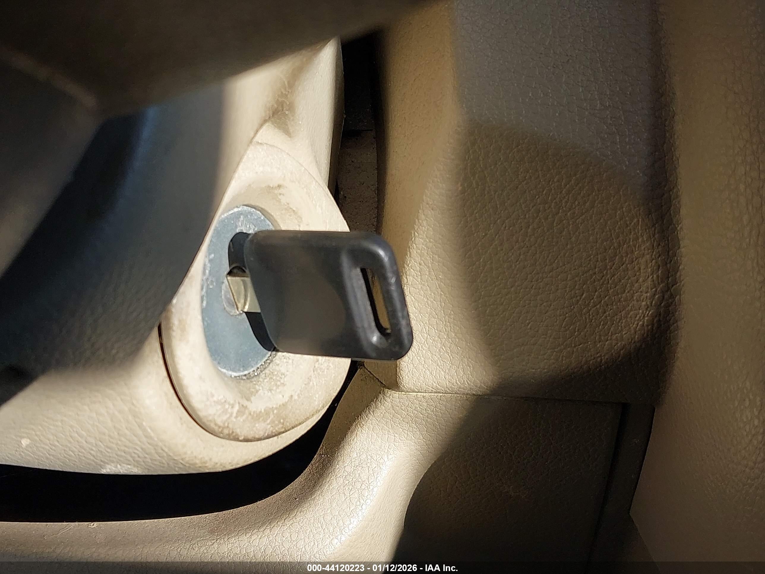NISSAN VERSA image 11