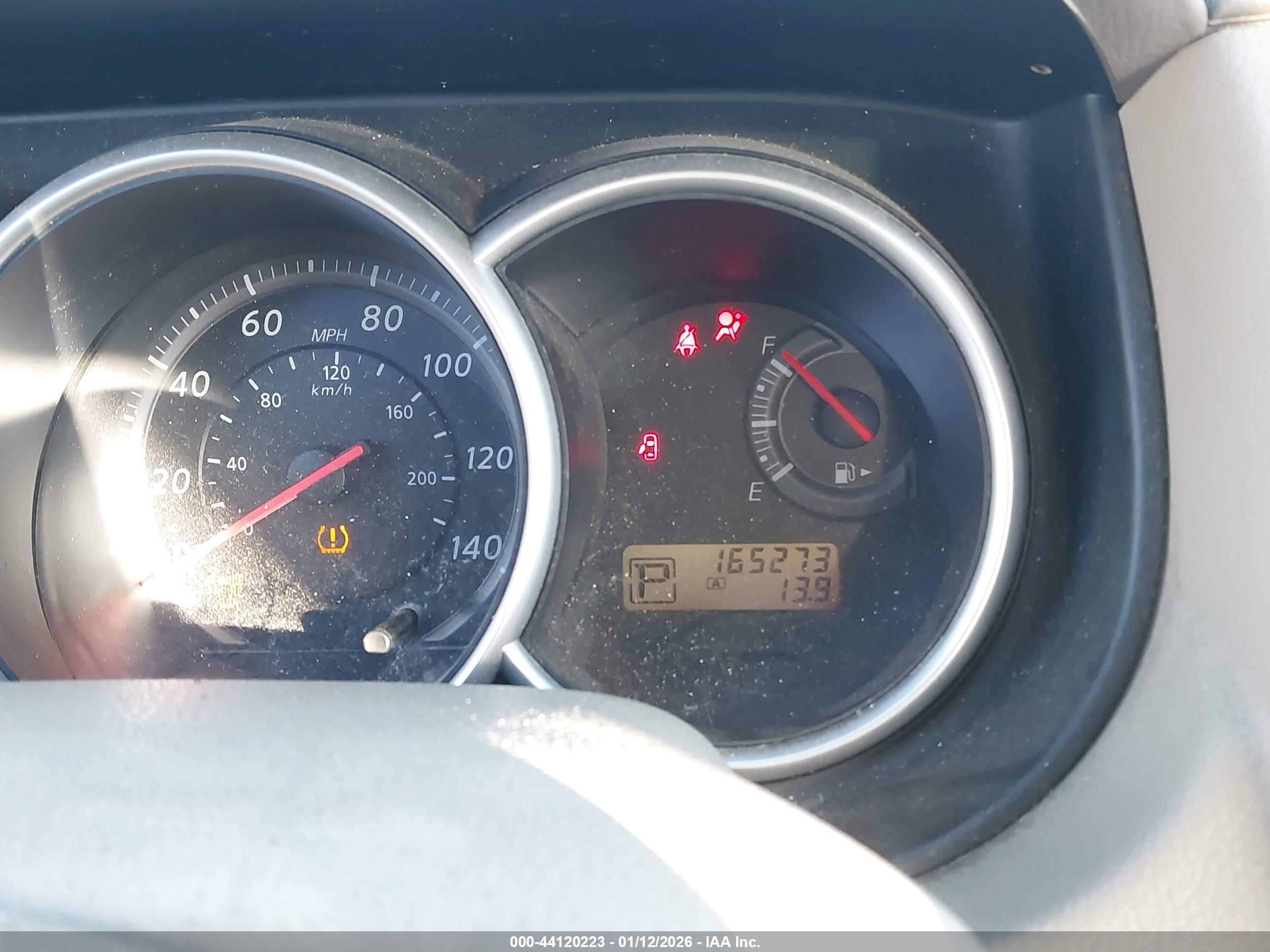 NISSAN VERSA image 7