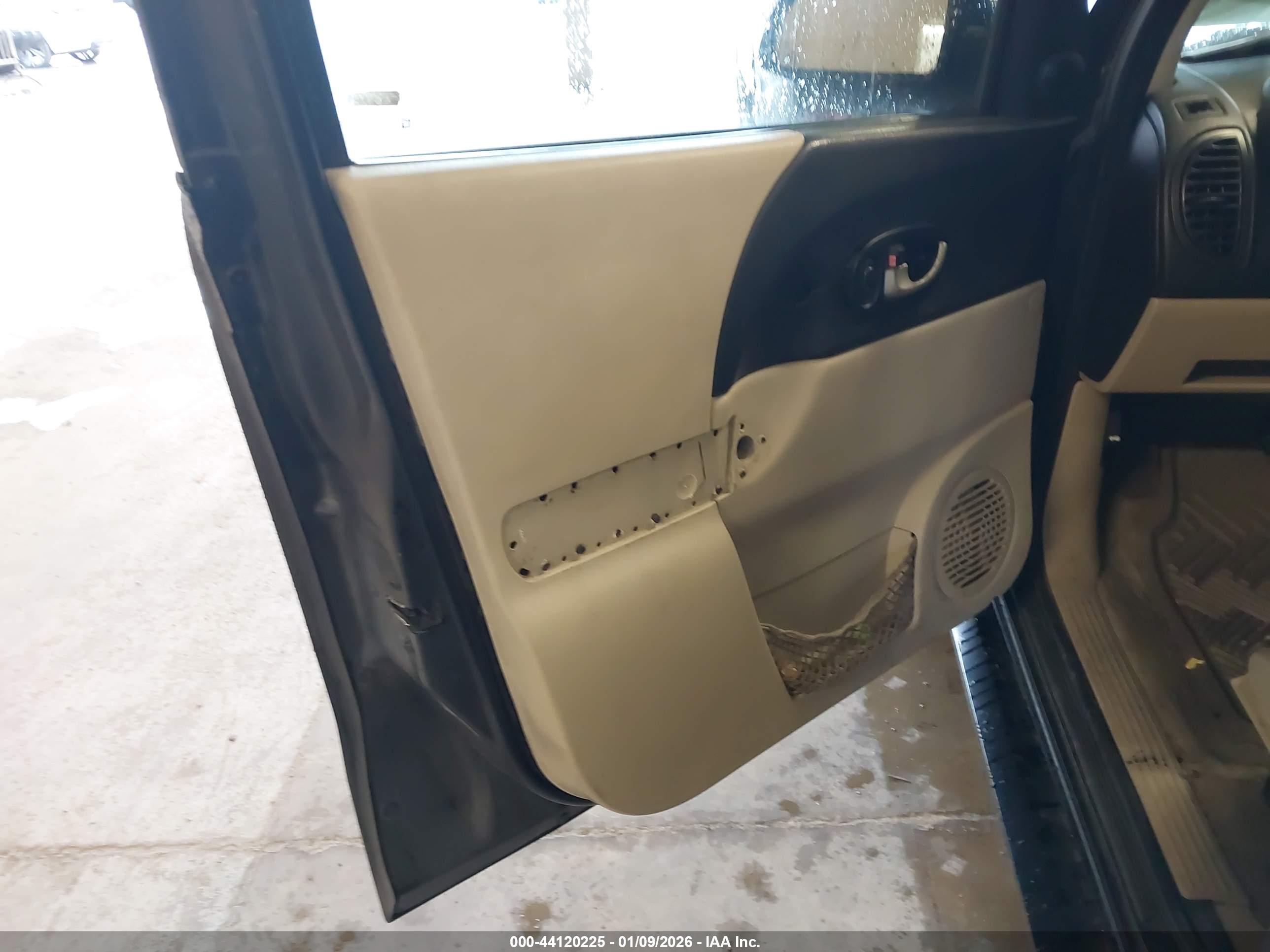 SATURN VUE image 6