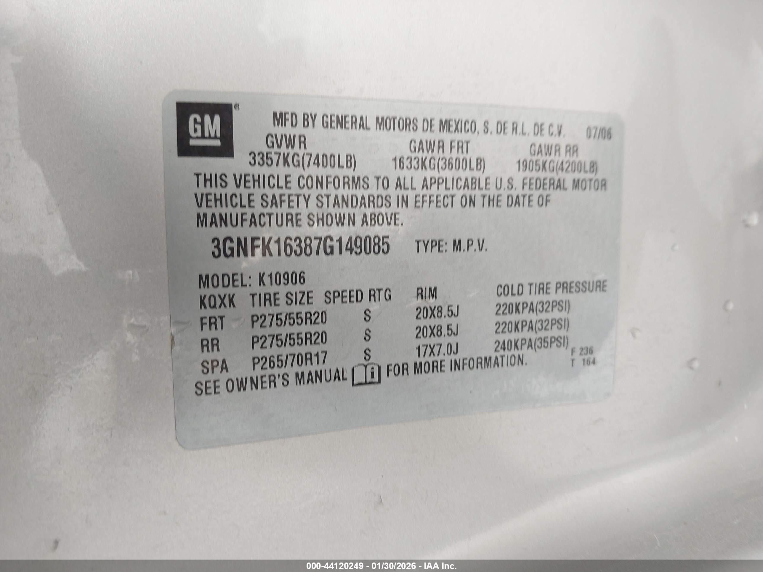 CHEVROLET SUBURBAN image 9