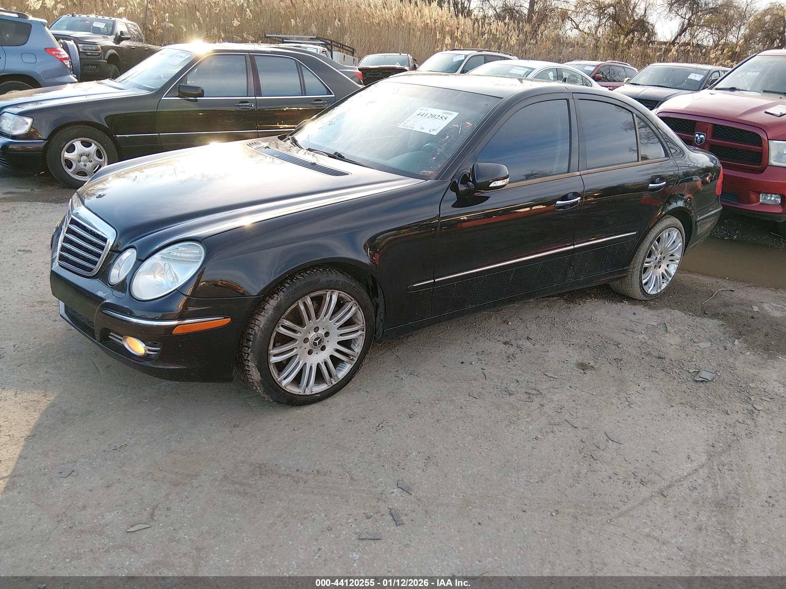 MERCEDES-BENZ E image 2