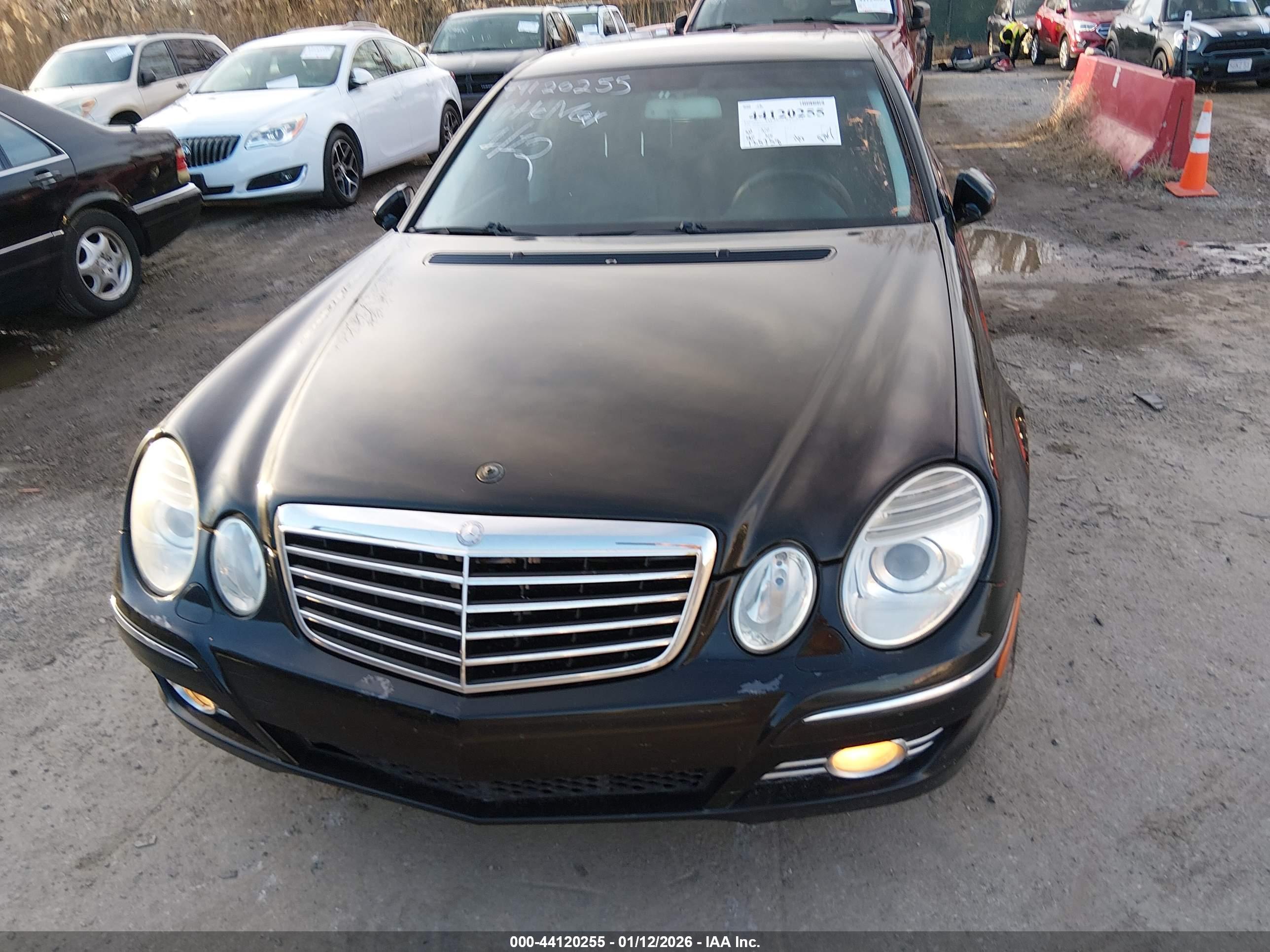 MERCEDES-BENZ E image 6