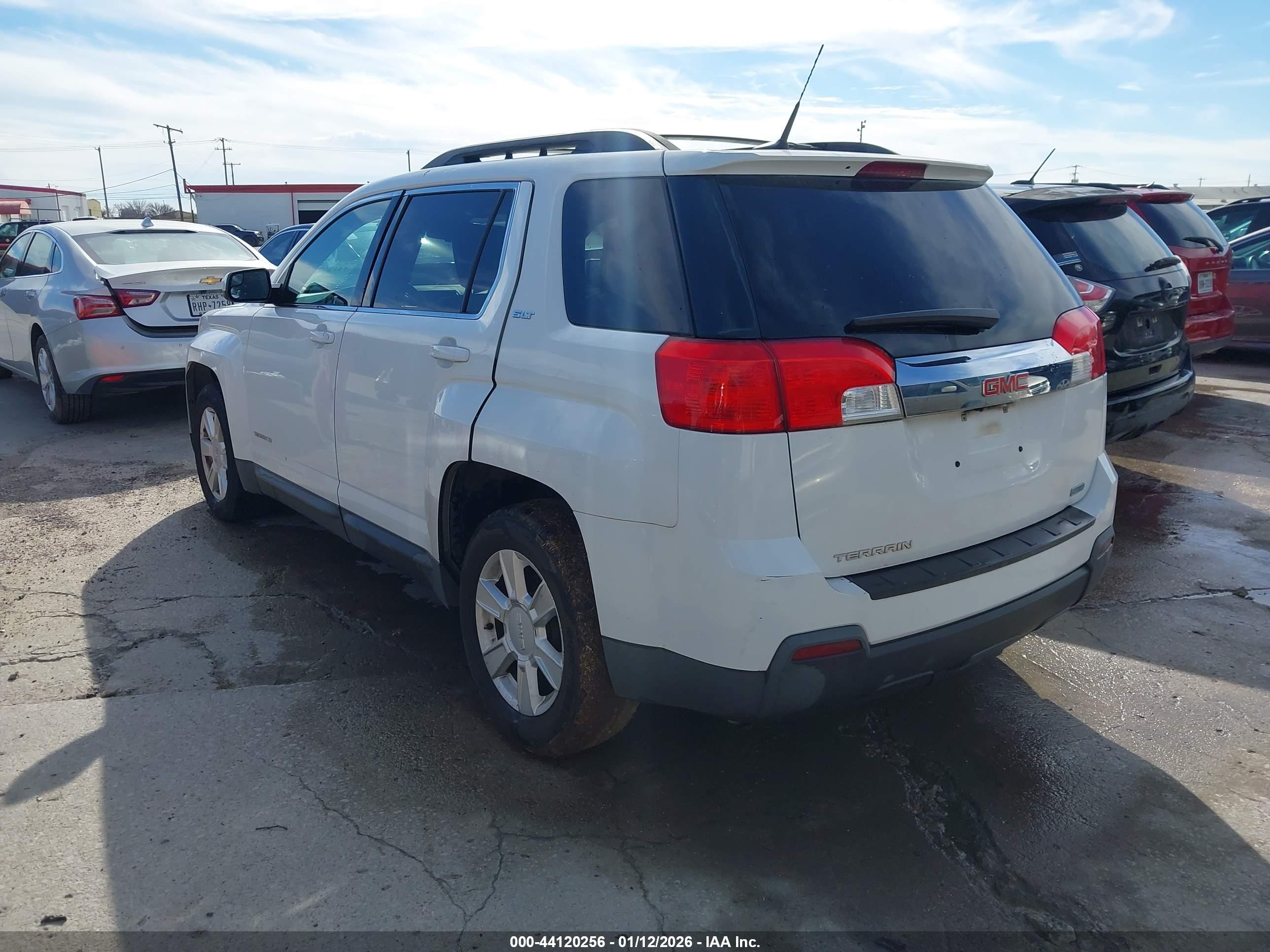 GMC TERRAIN image 3