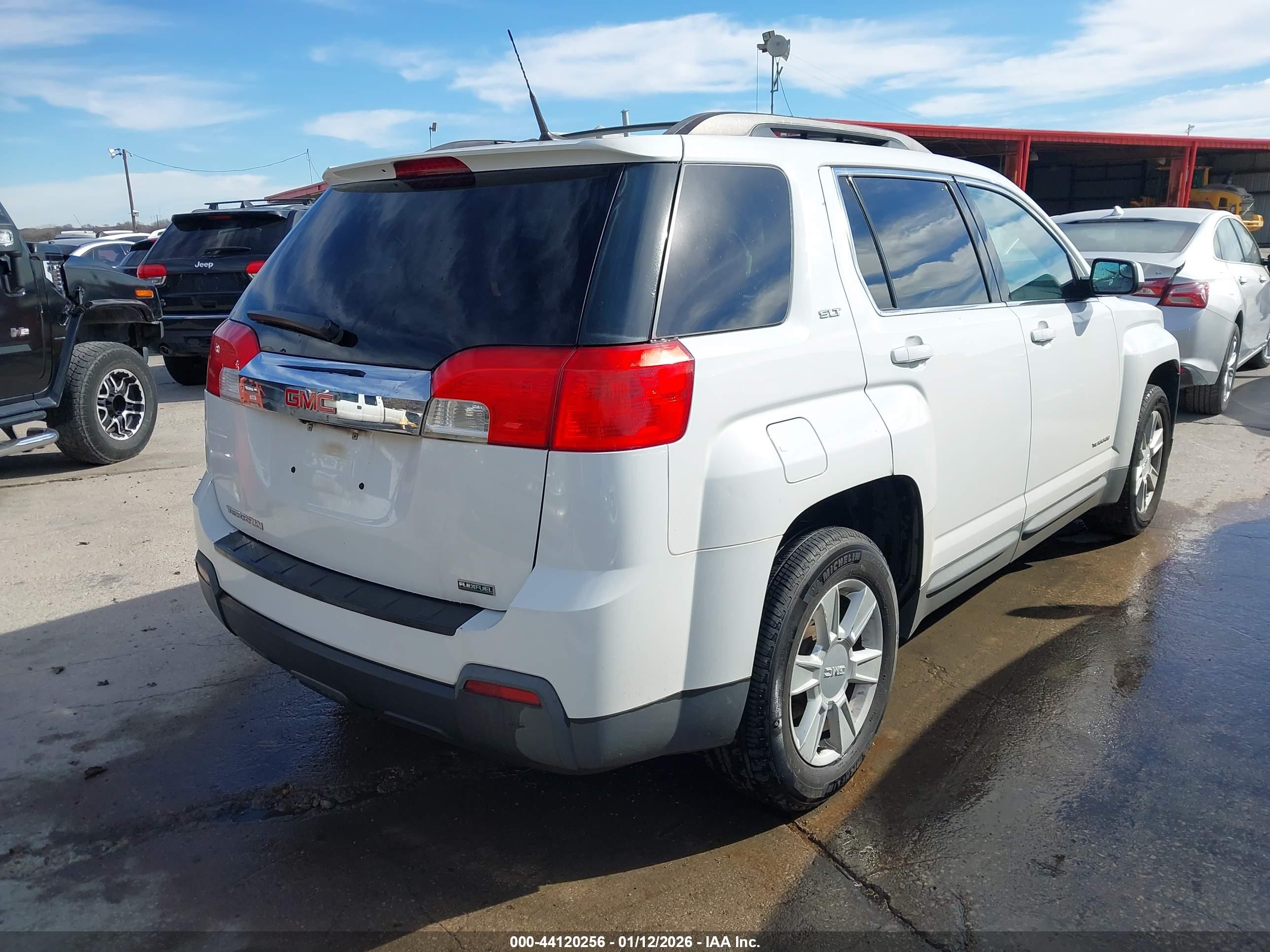 GMC TERRAIN image 4
