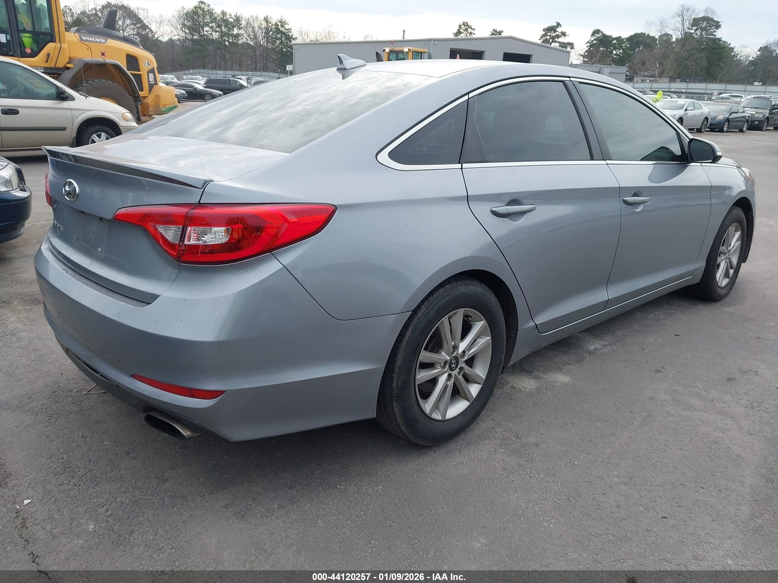 HYUNDAI SONATA image 4