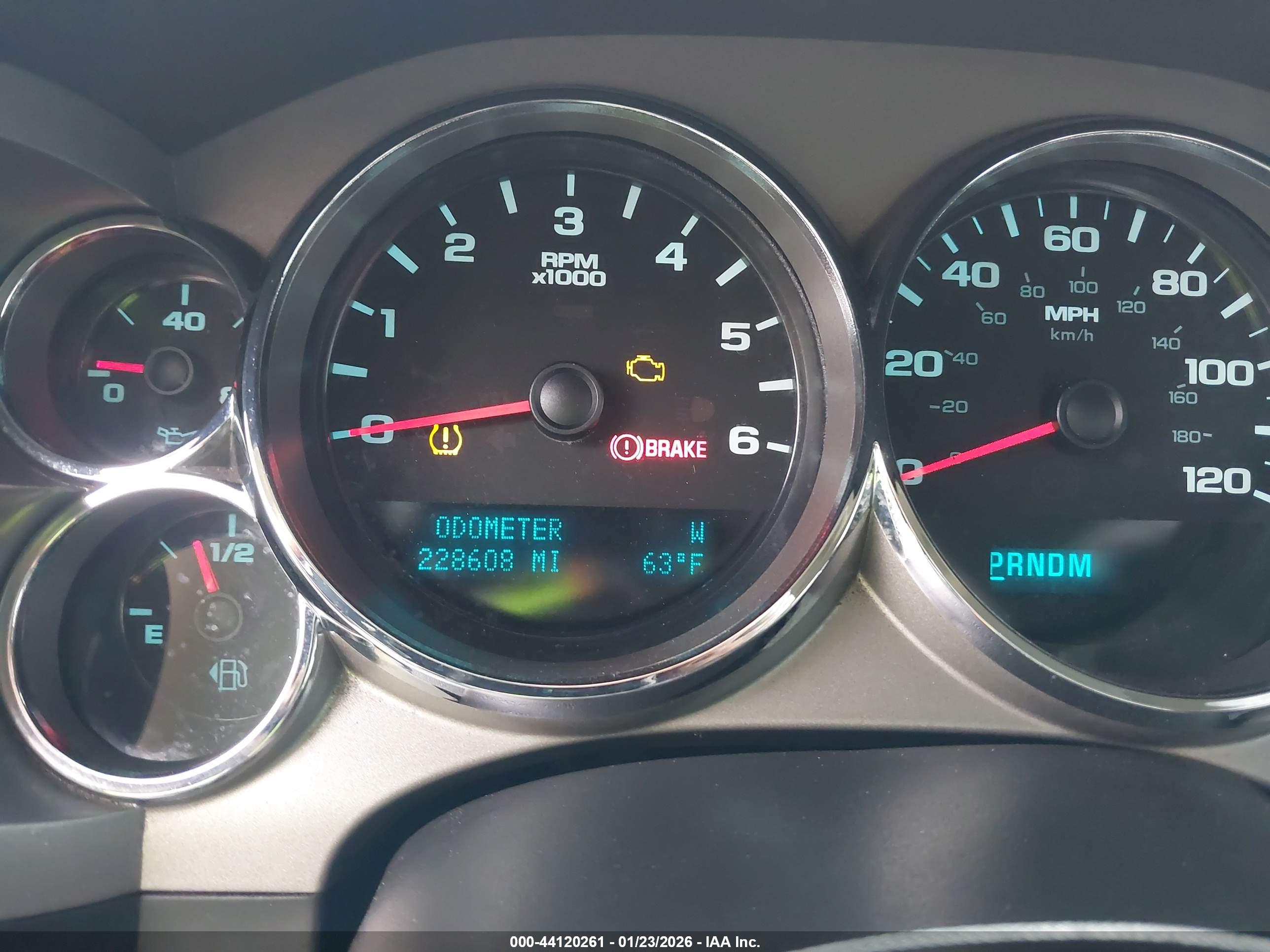 CHEVROLET SILVERADO image 7