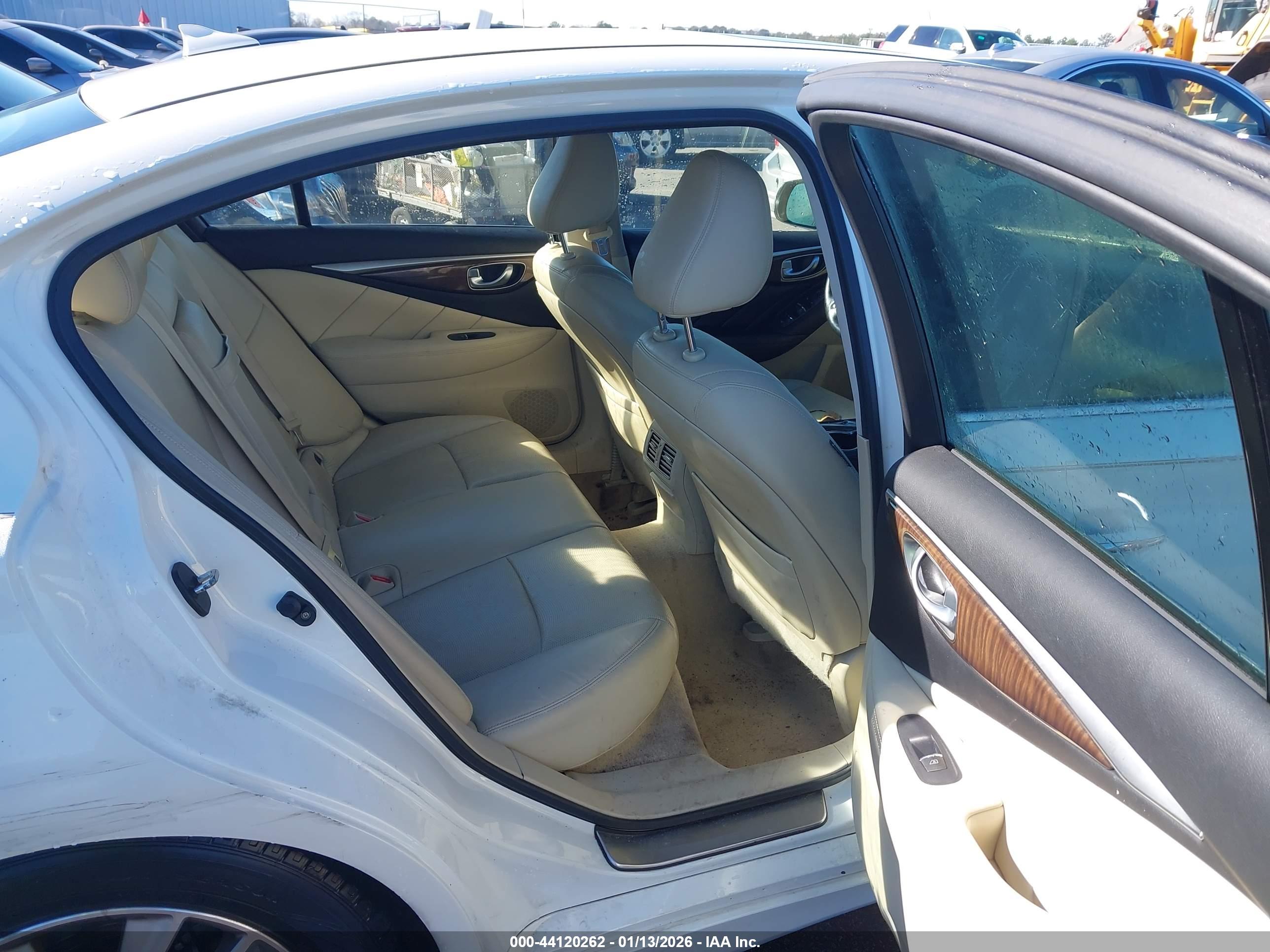 INFINITI Q50 image 8