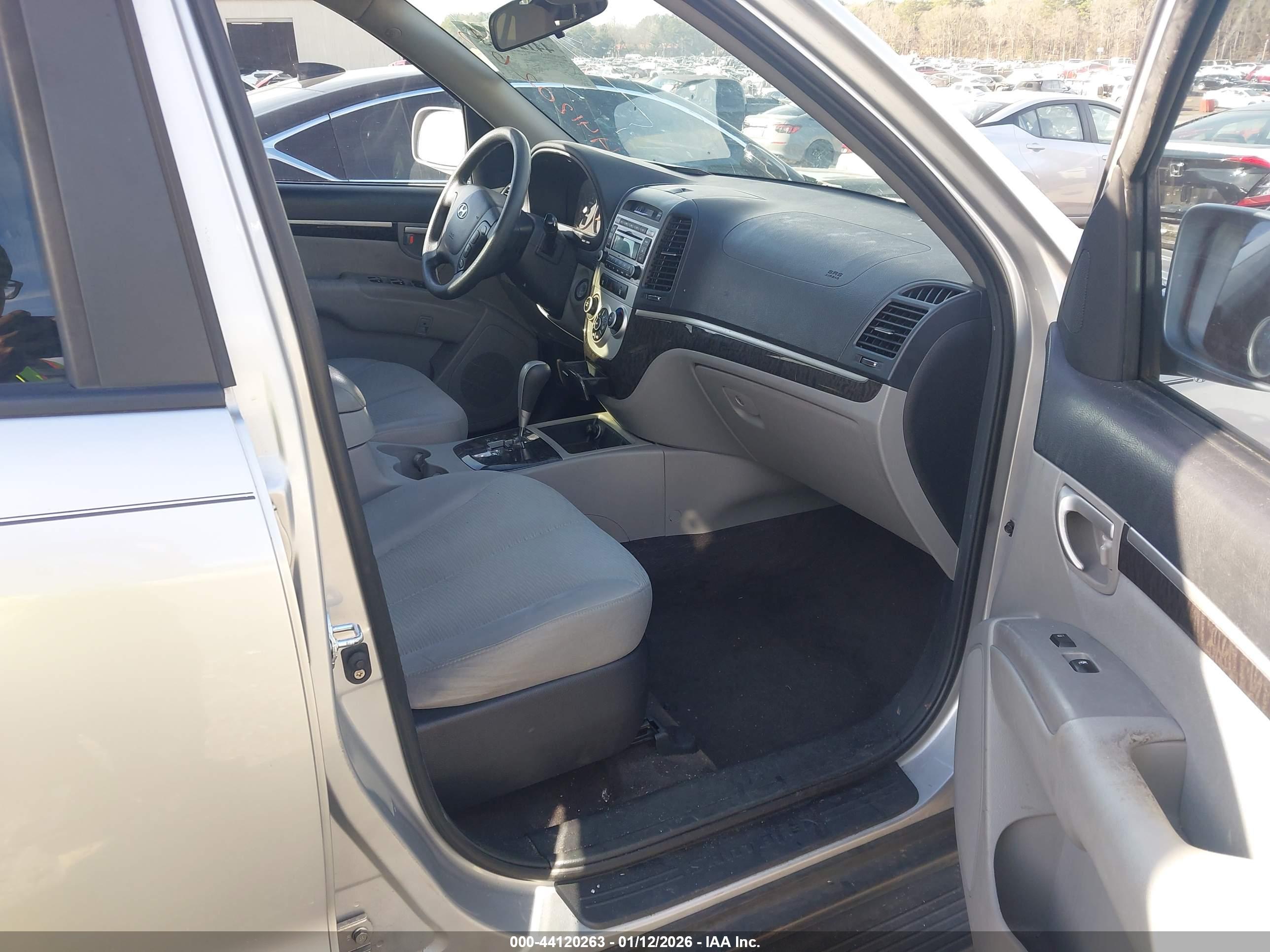 HYUNDAI SANTA image 5