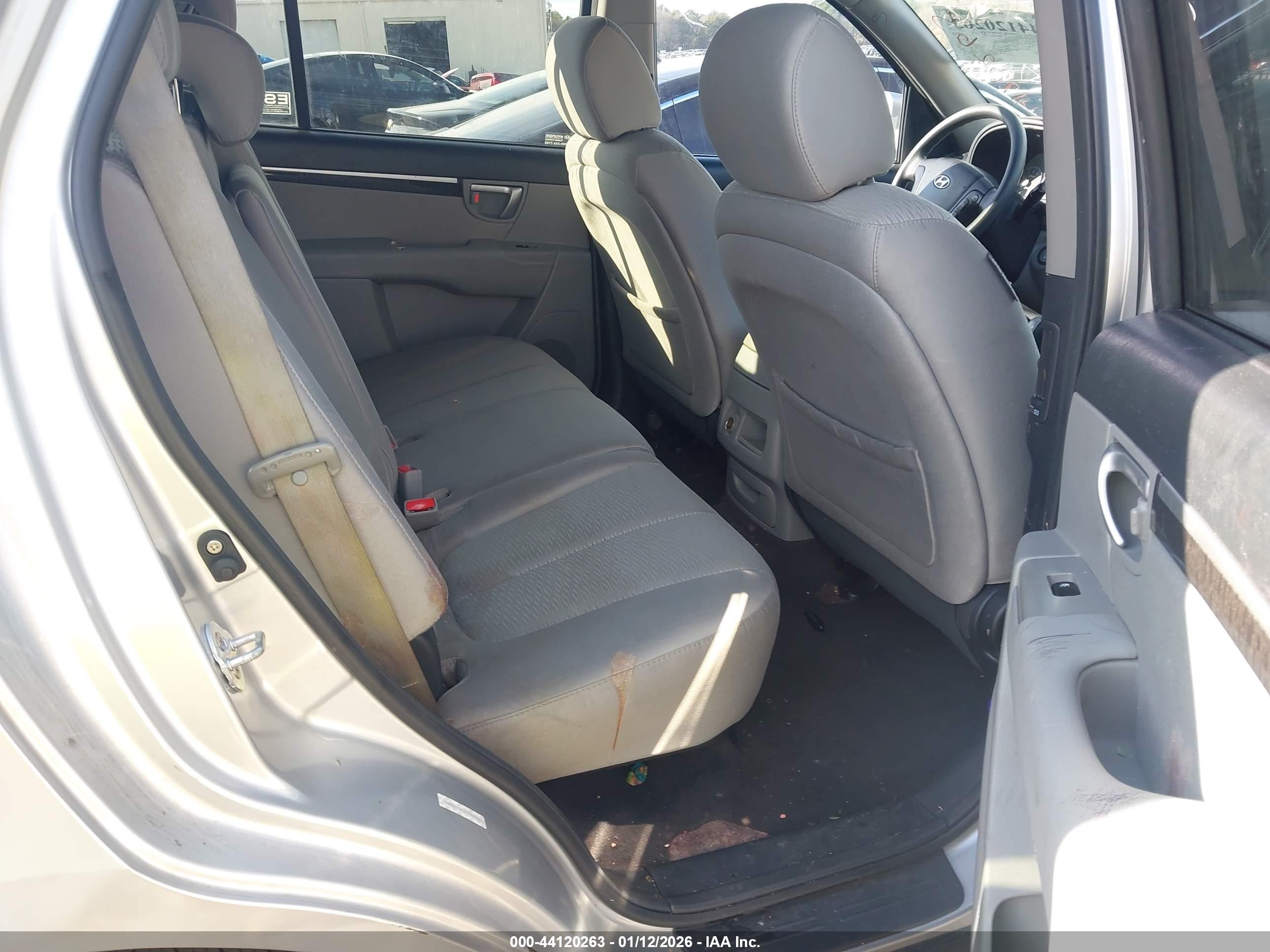 HYUNDAI SANTA image 8