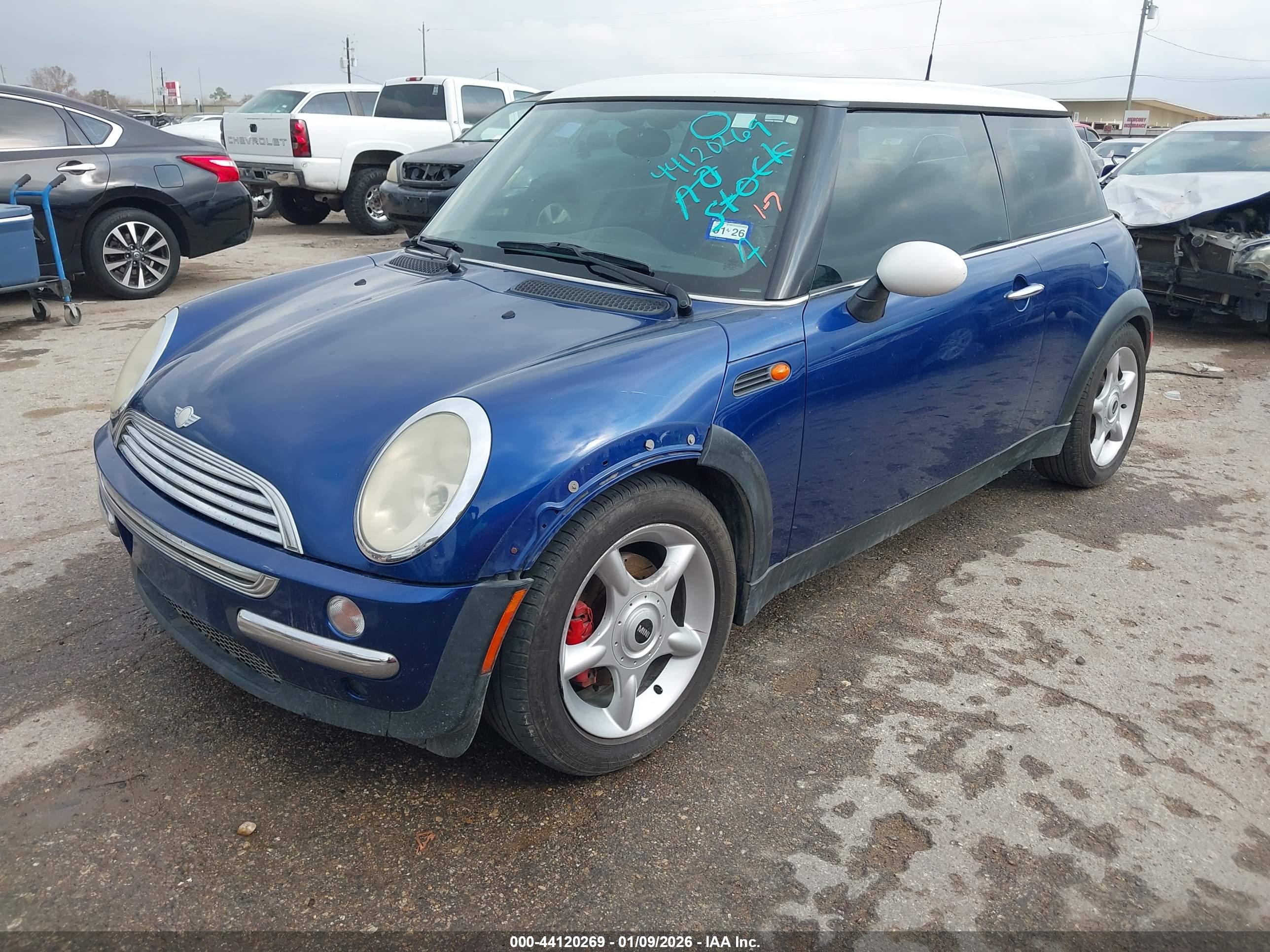 MINI COOPER image 2