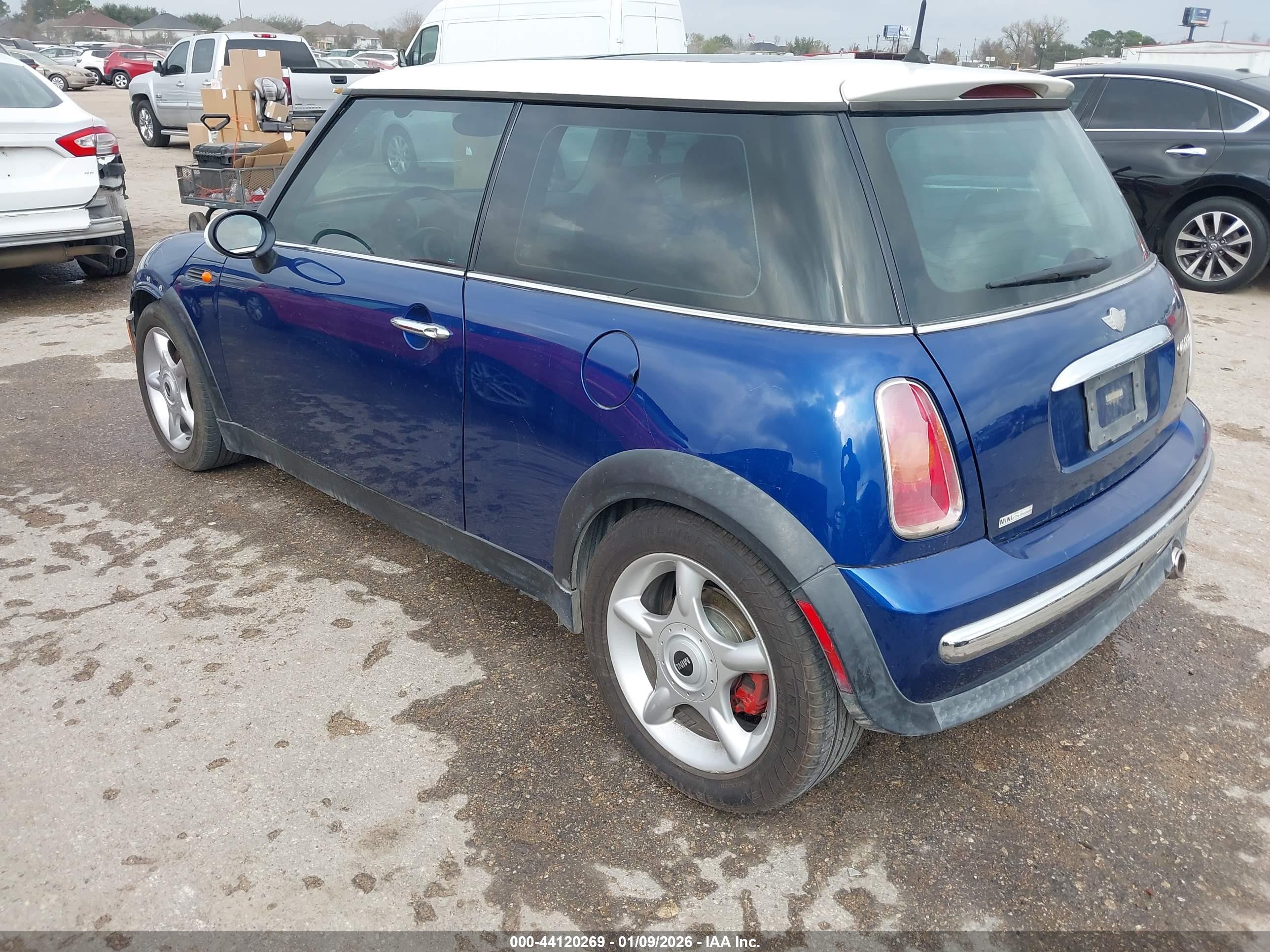 MINI COOPER image 3