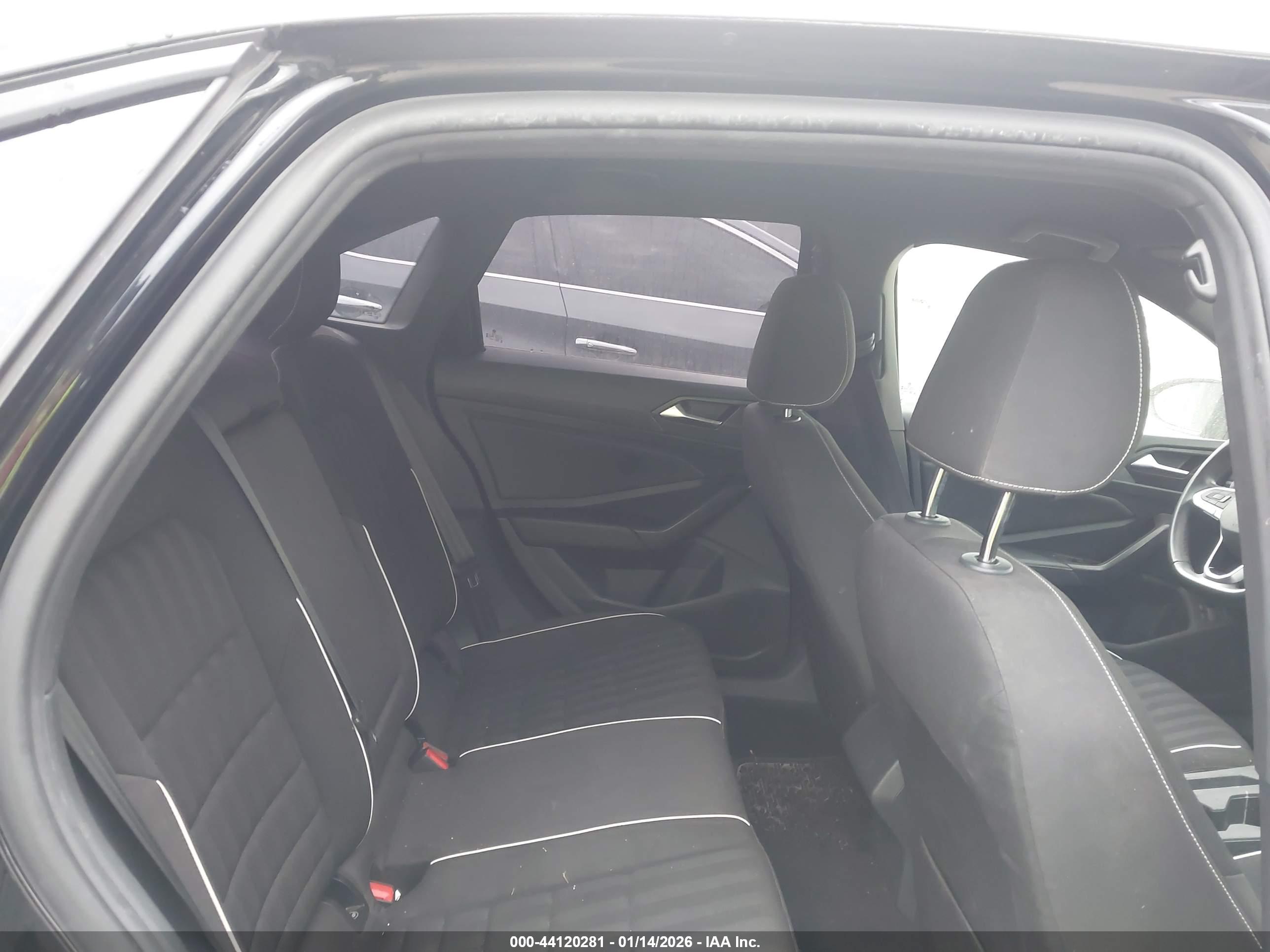 VOLKSWAGEN JETTA image 8