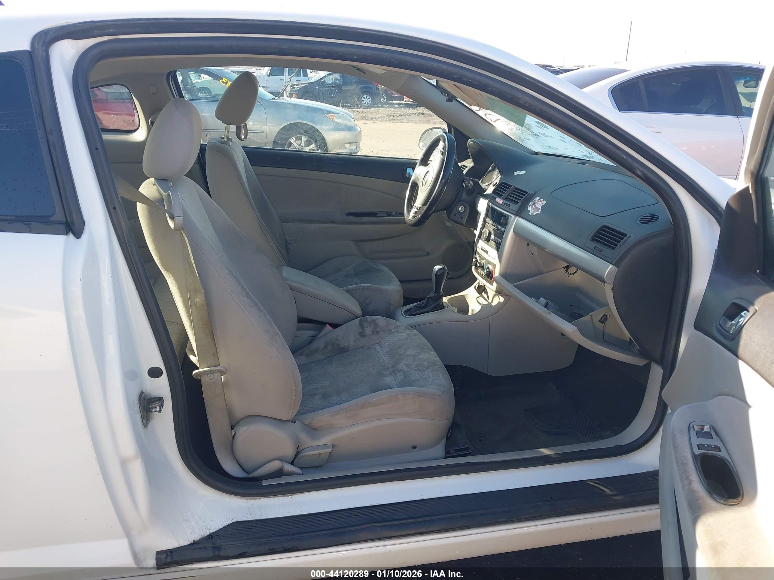 CHEVROLET COBALT image 5