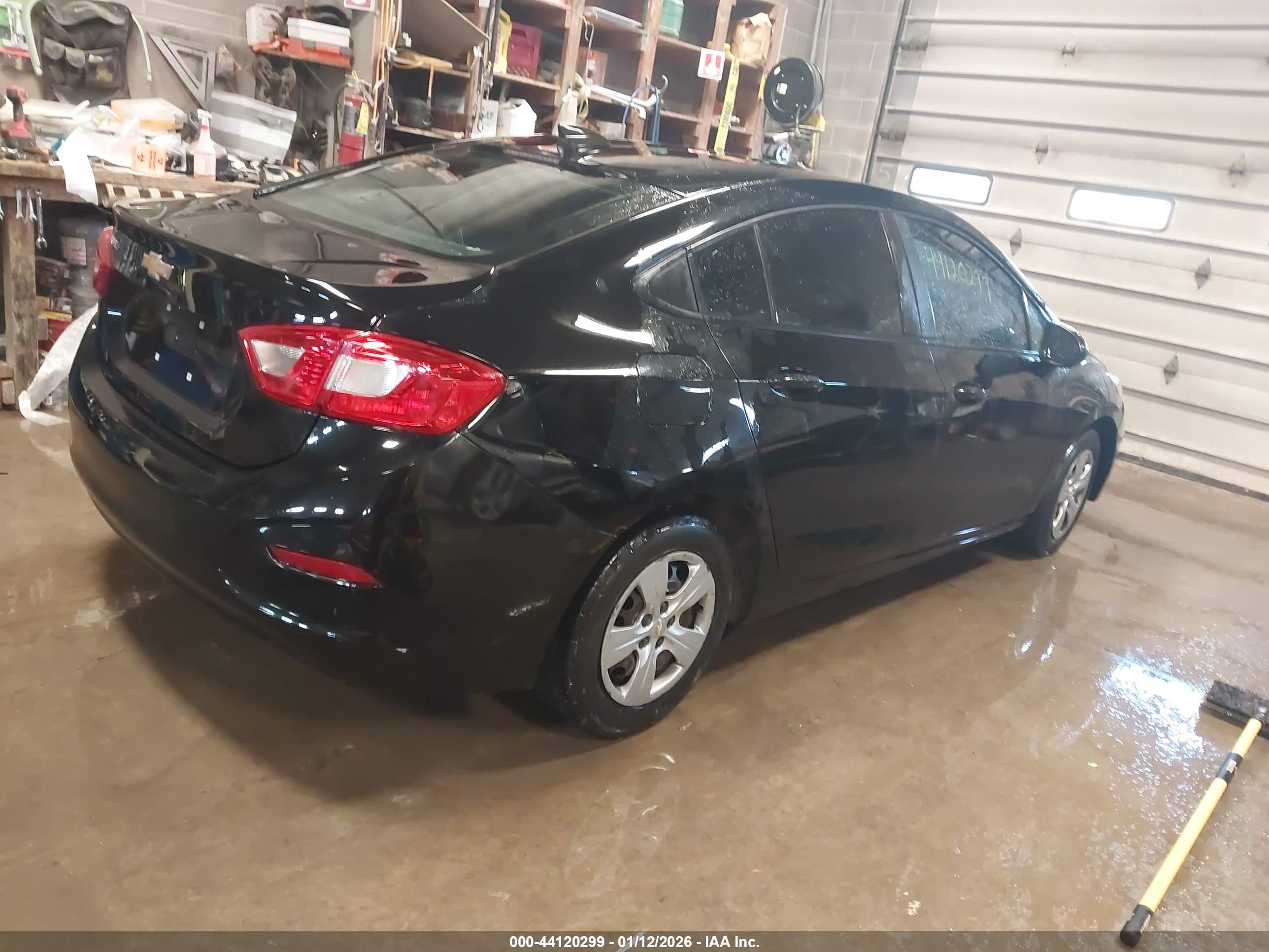 CHEVROLET CRUZE image 4