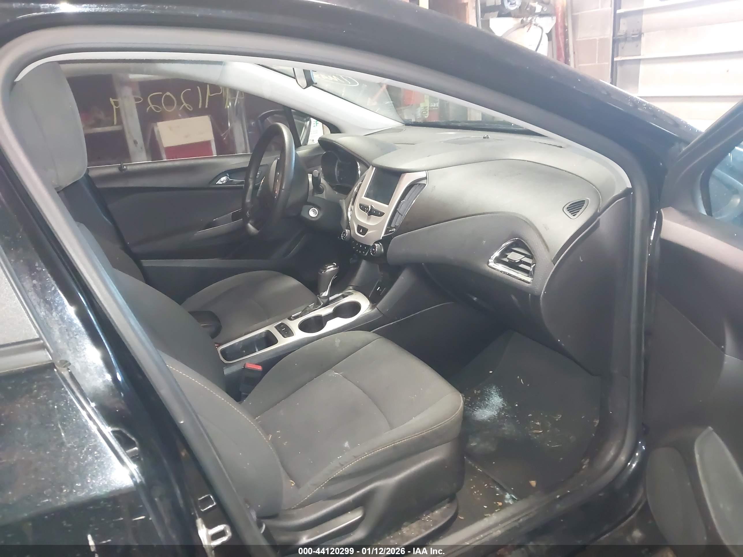 CHEVROLET CRUZE image 5