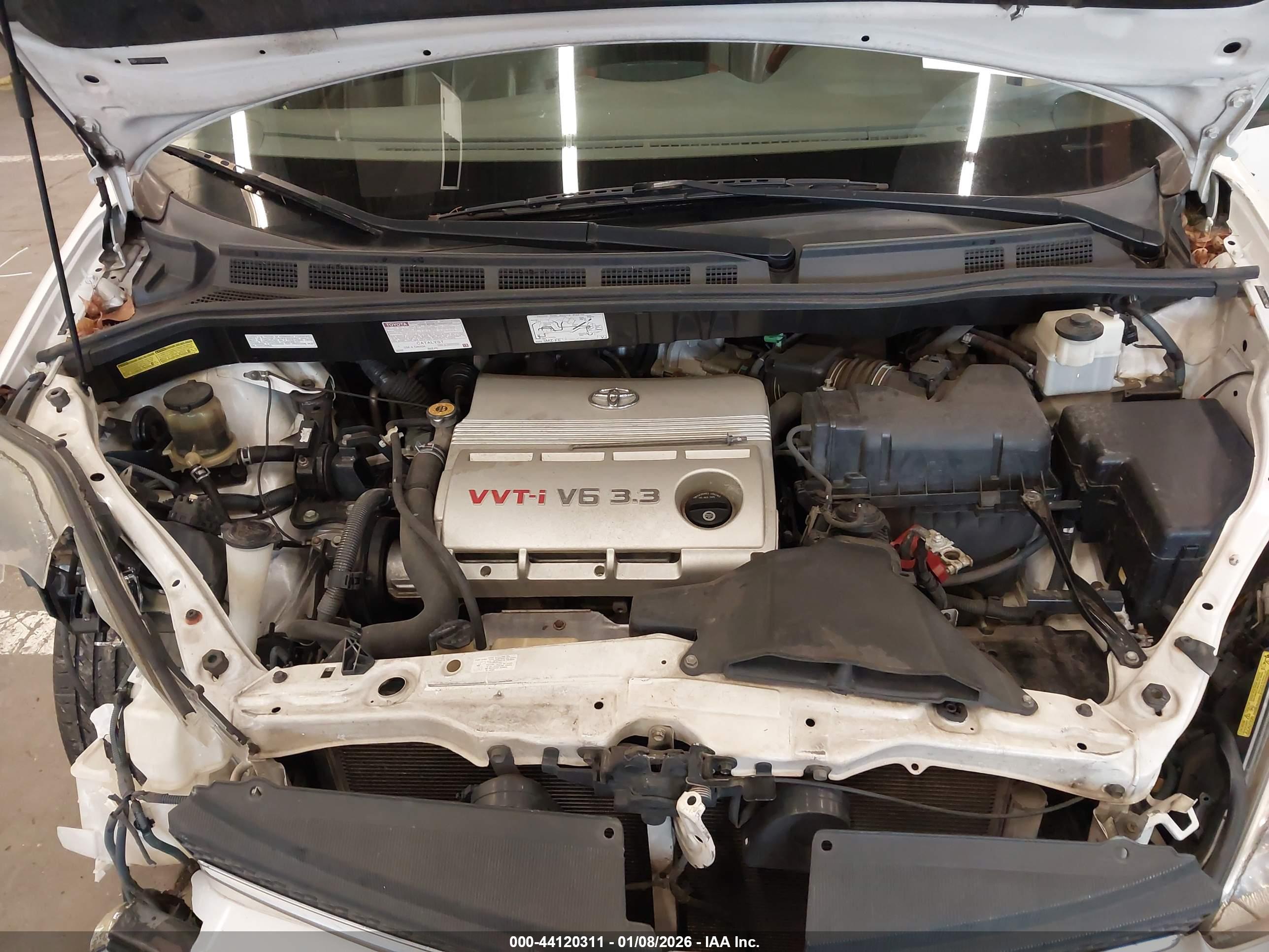 TOYOTA SIENNA image 10