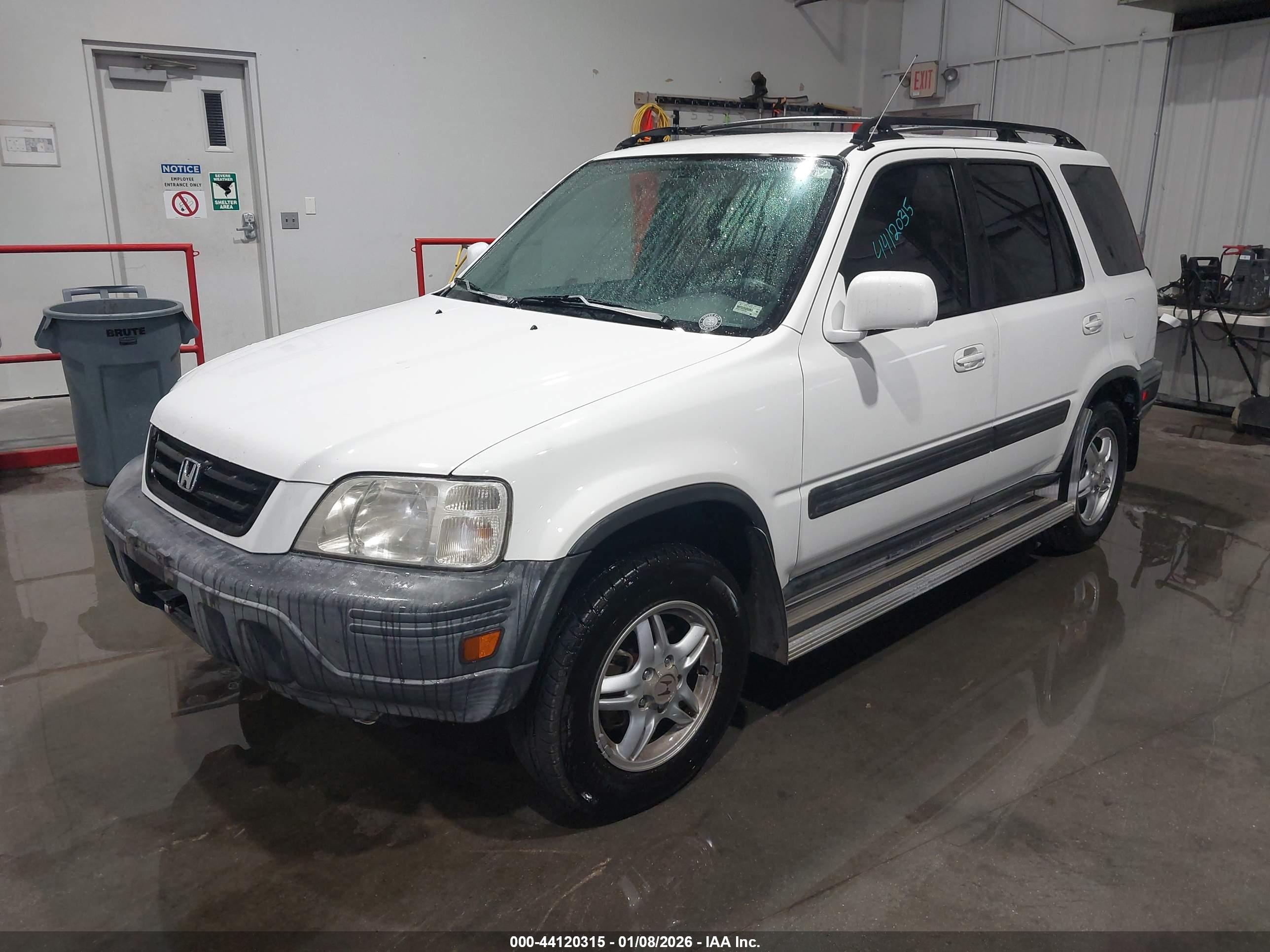 HONDA CR-V image 2