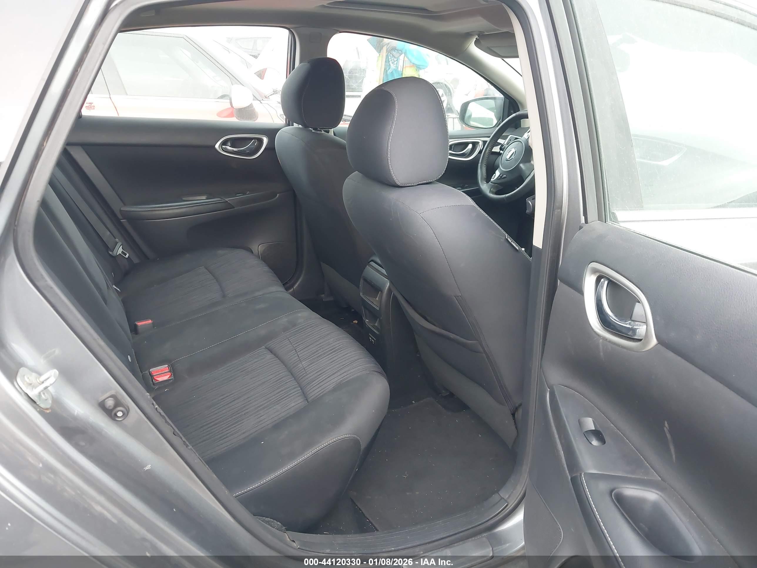 NISSAN SENTRA image 8