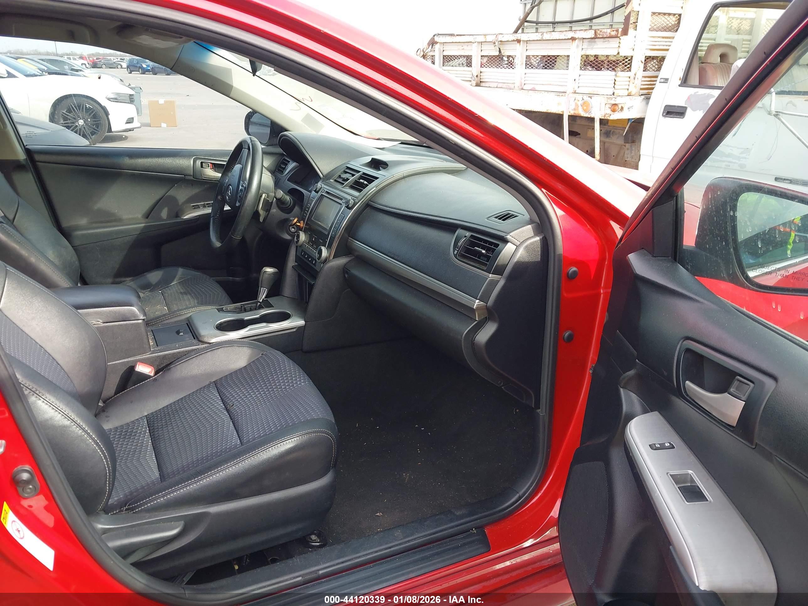 TOYOTA CAMRY image 5