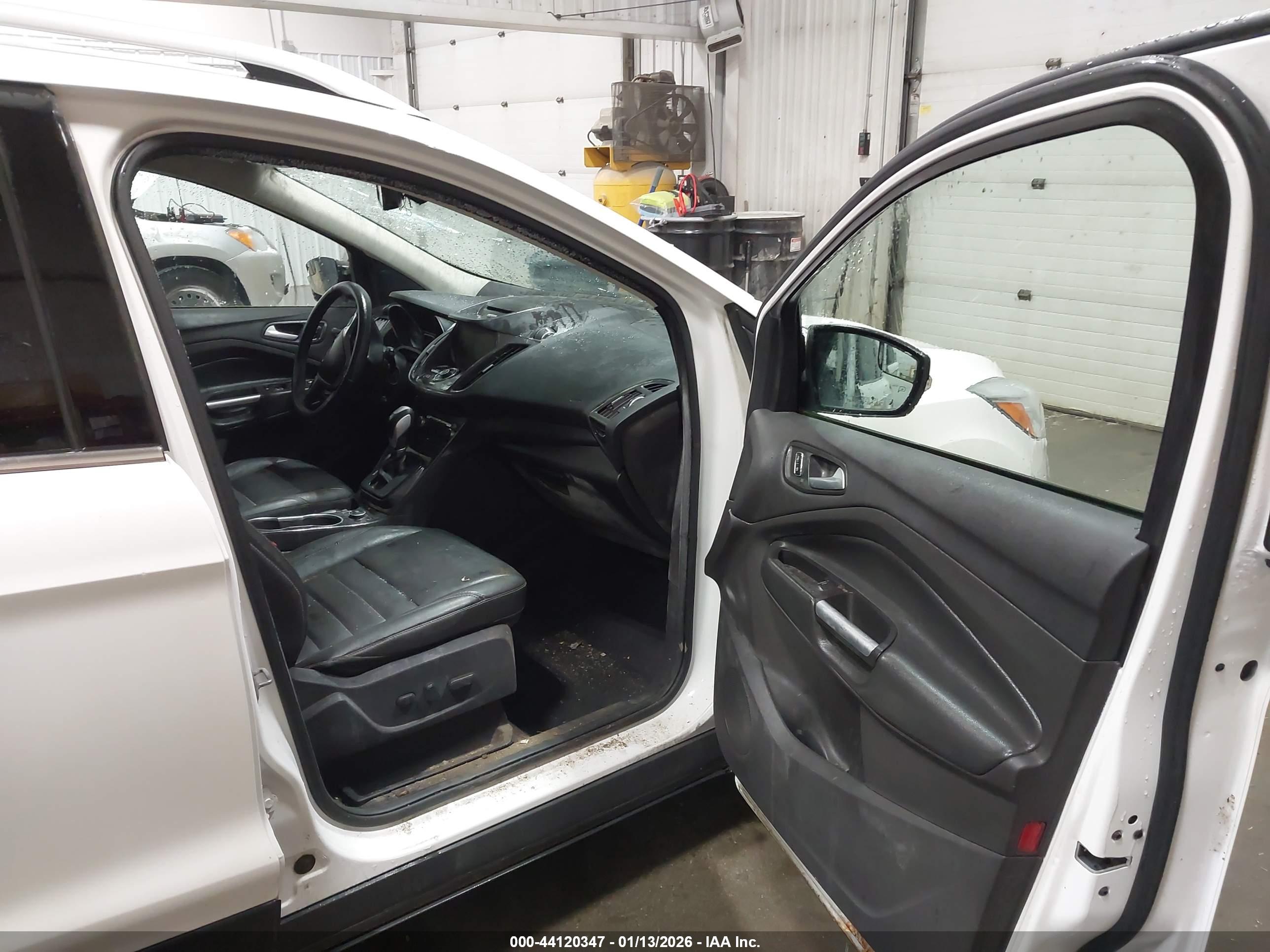 FORD ESCAPE image 5