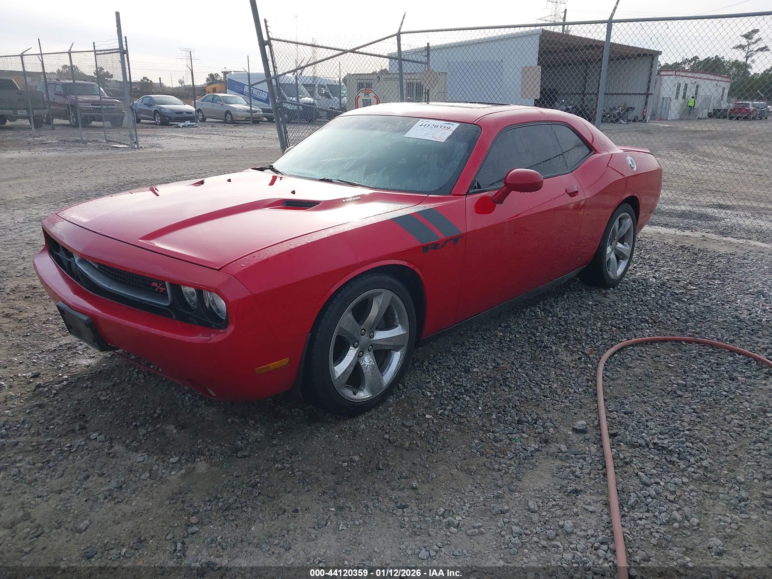 DODGE CHALLENGER image 2