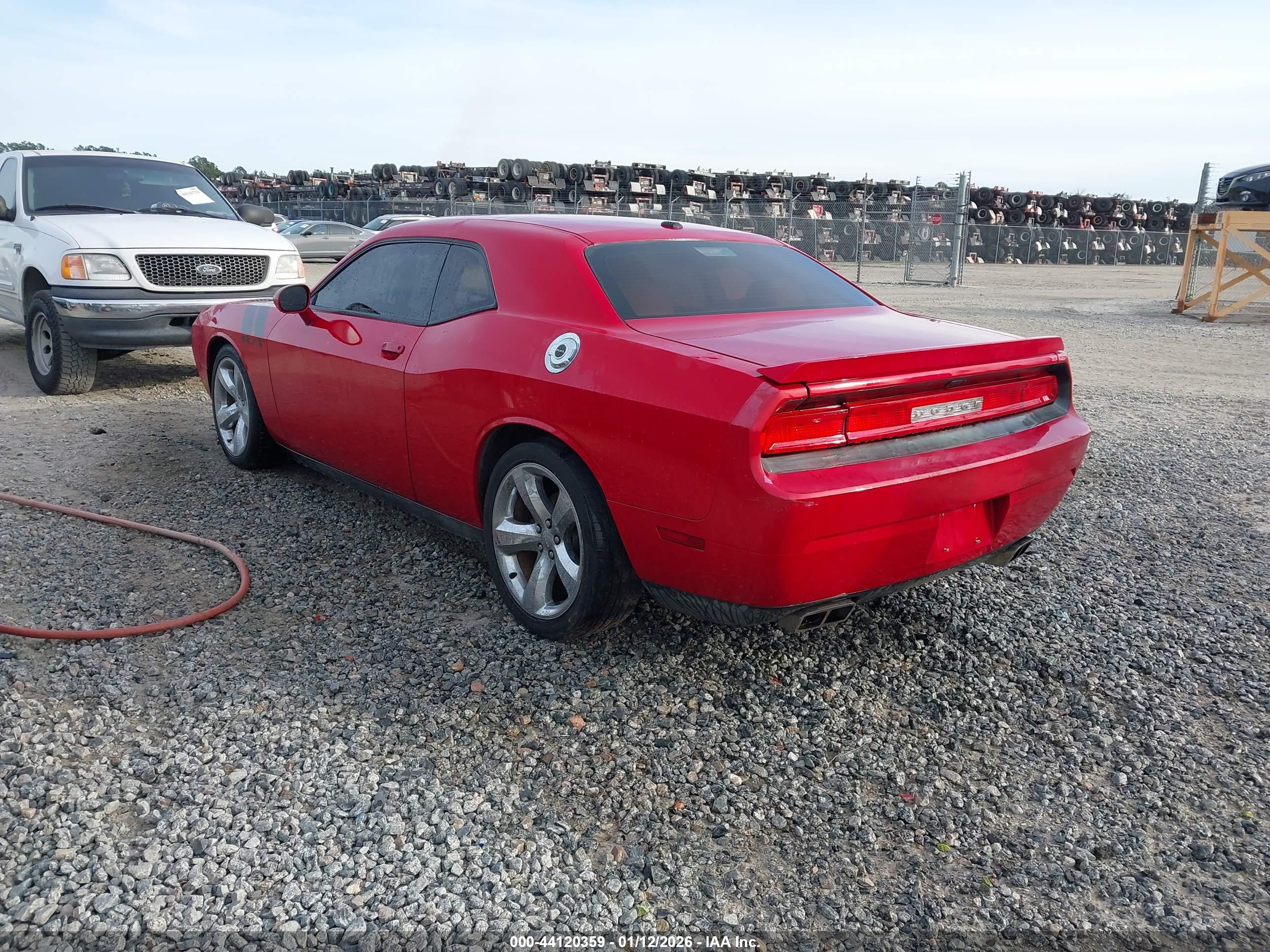 DODGE CHALLENGER image 3