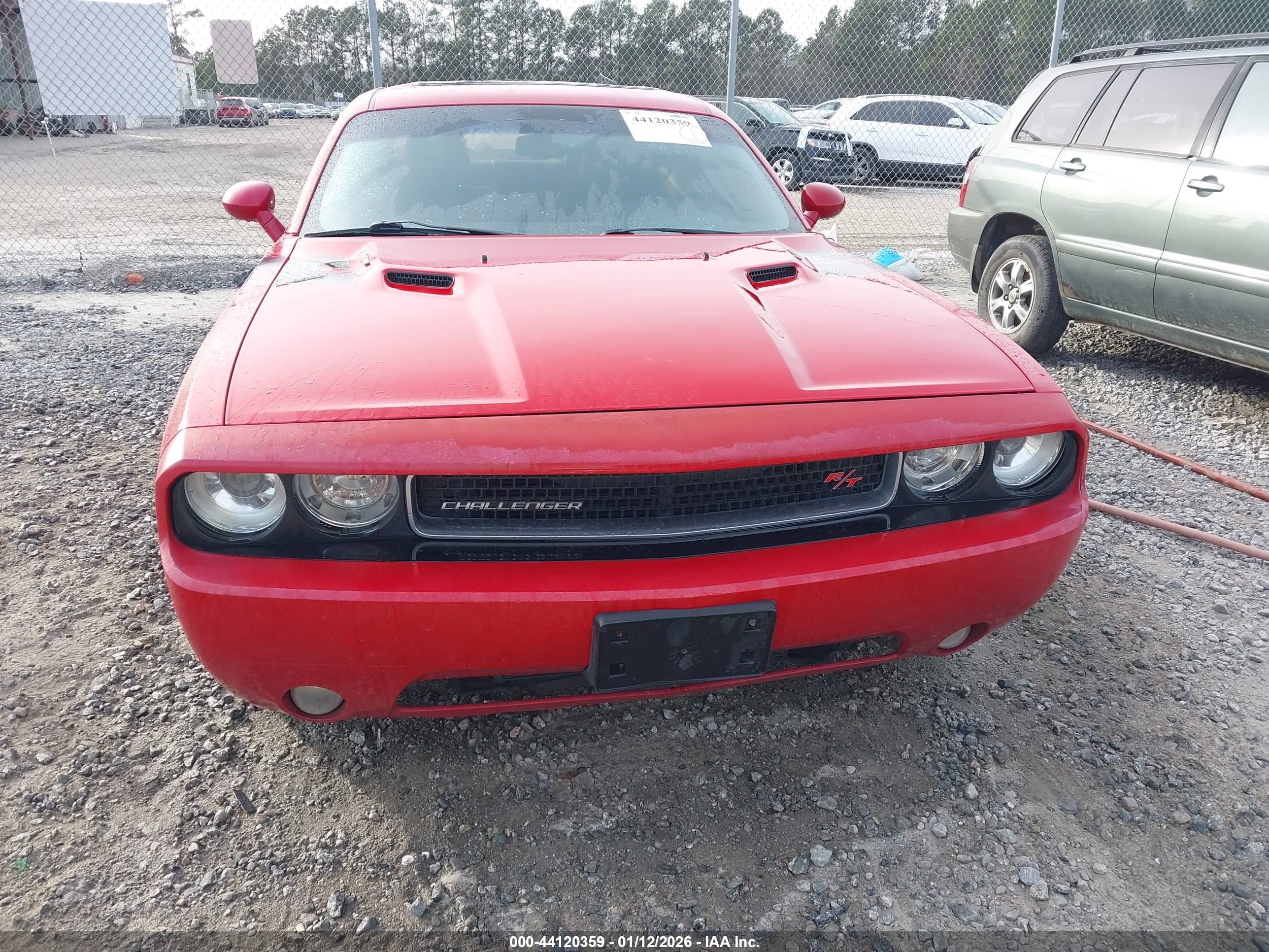 DODGE CHALLENGER image 6