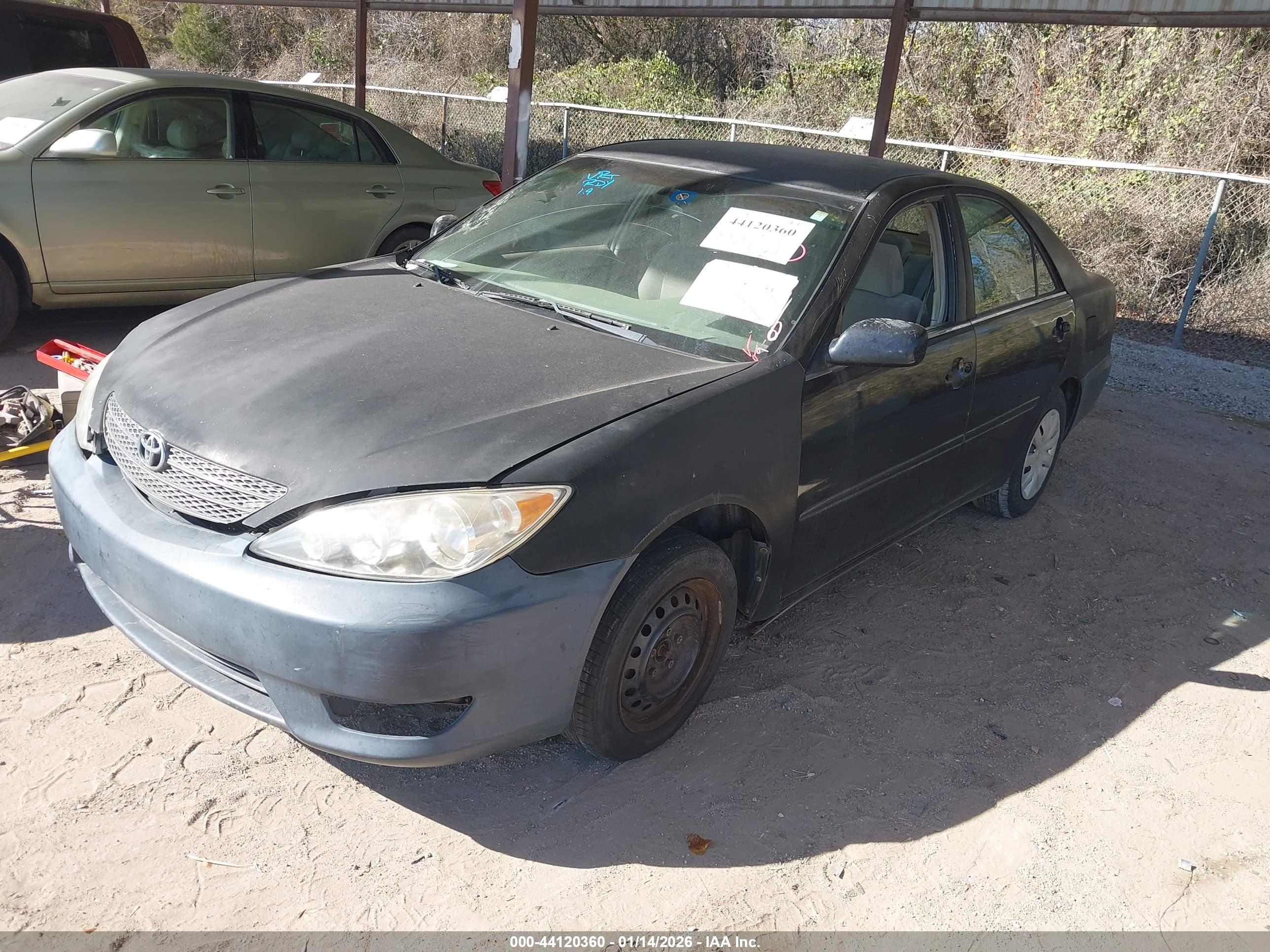 TOYOTA CAMRY image 2