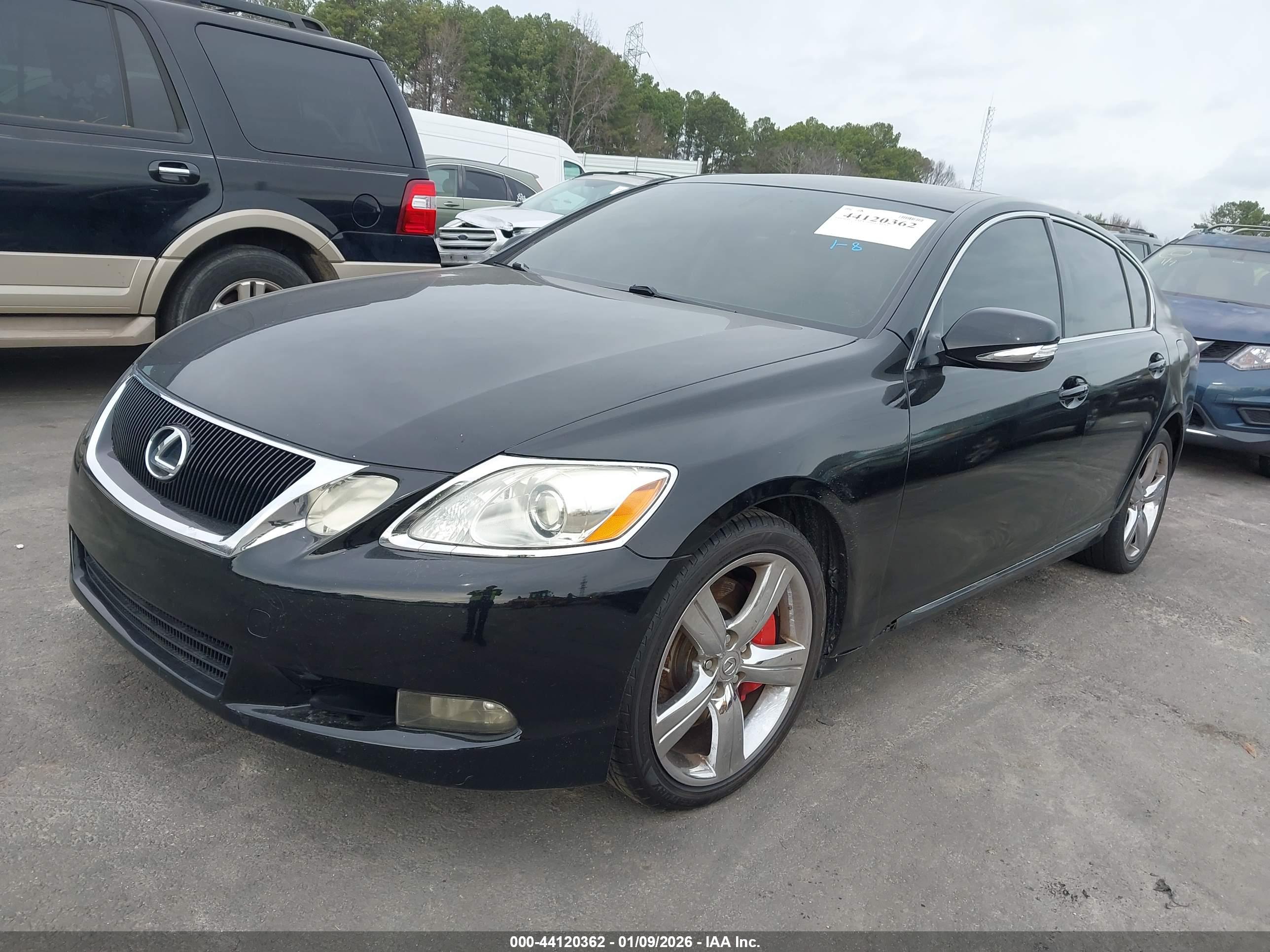 LEXUS GS image 2