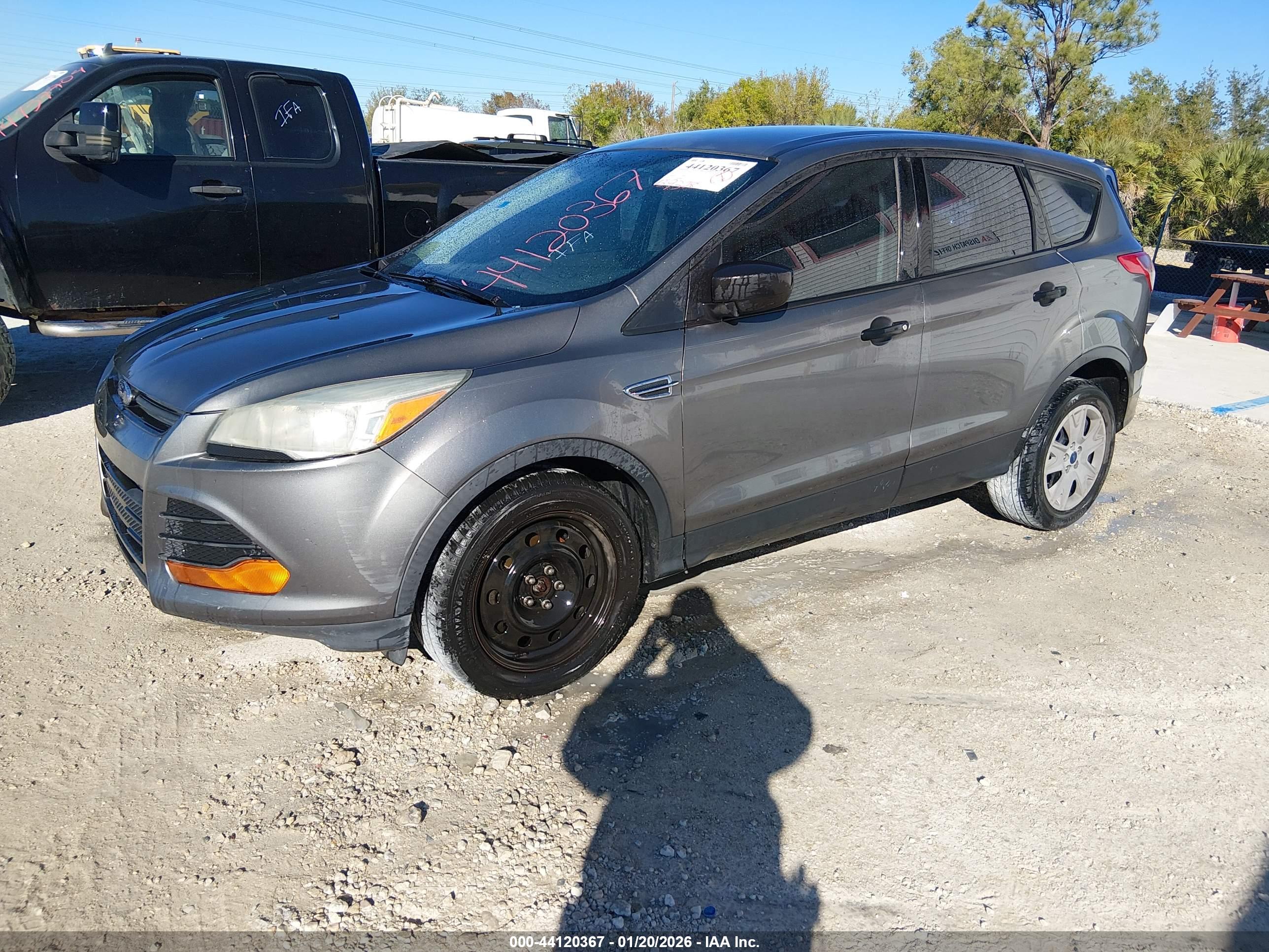 FORD ESCAPE image 2