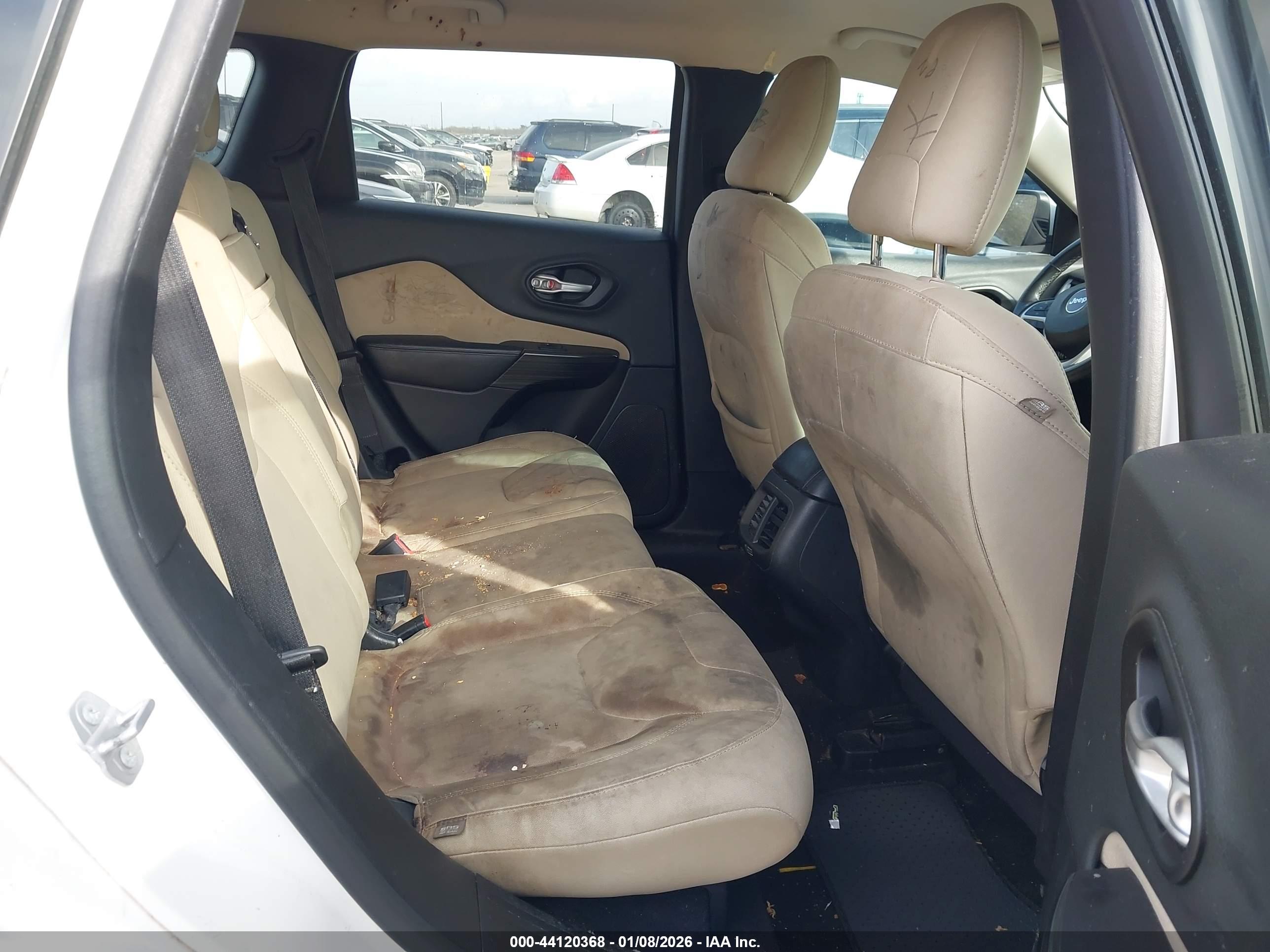 JEEP CHEROKEE image 8