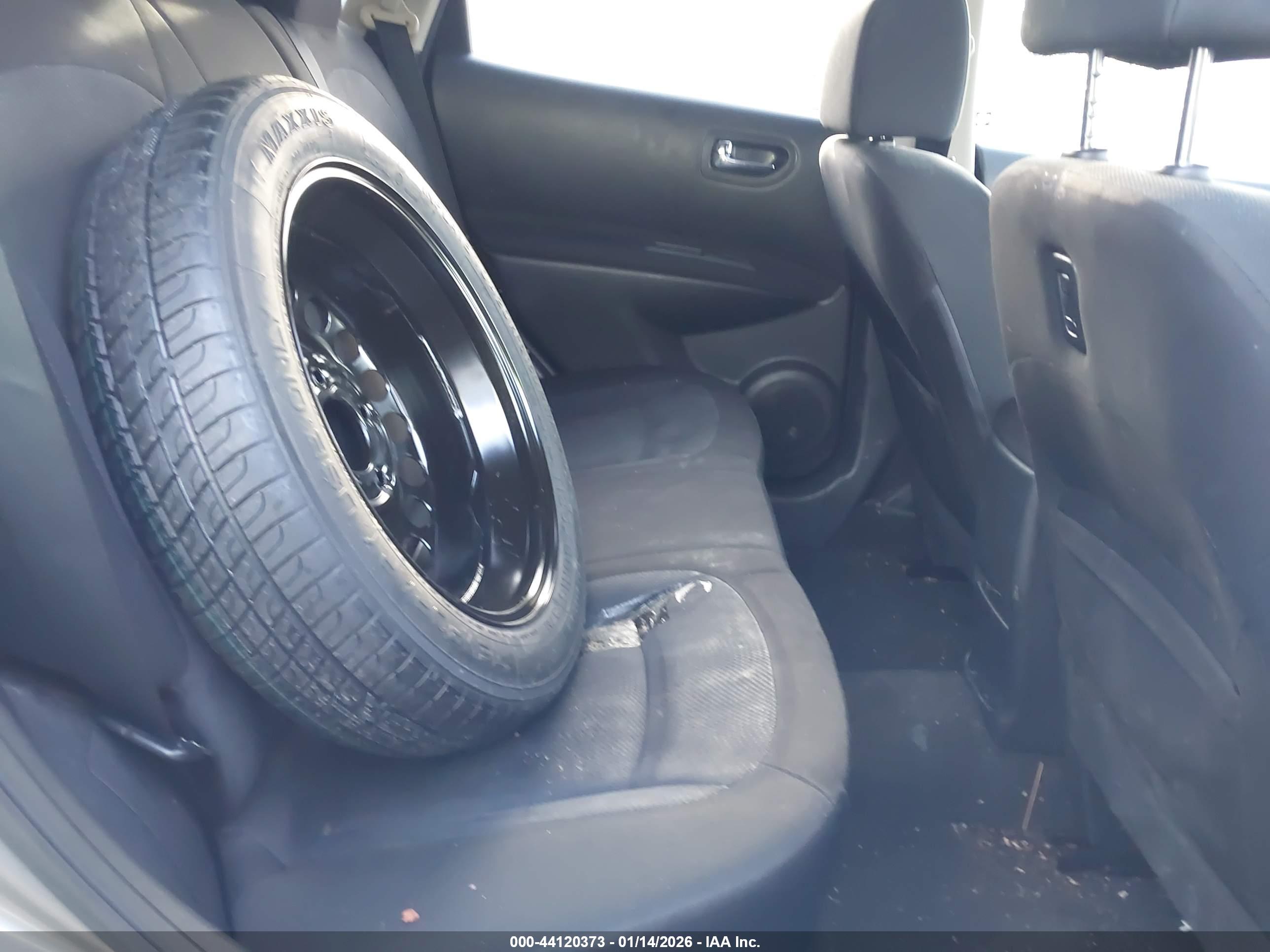 NISSAN ROGUE image 8