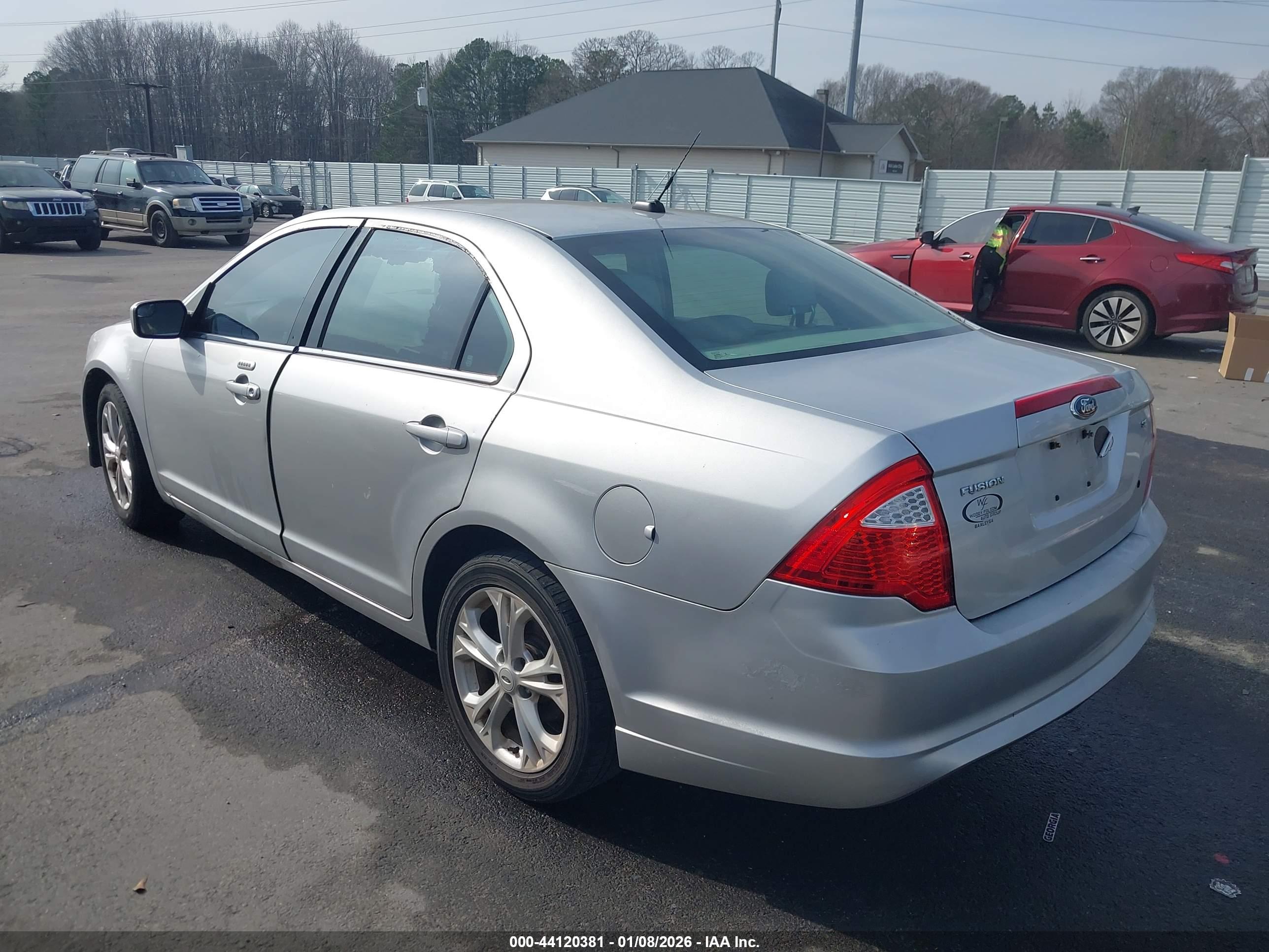 FORD FUSION image 3