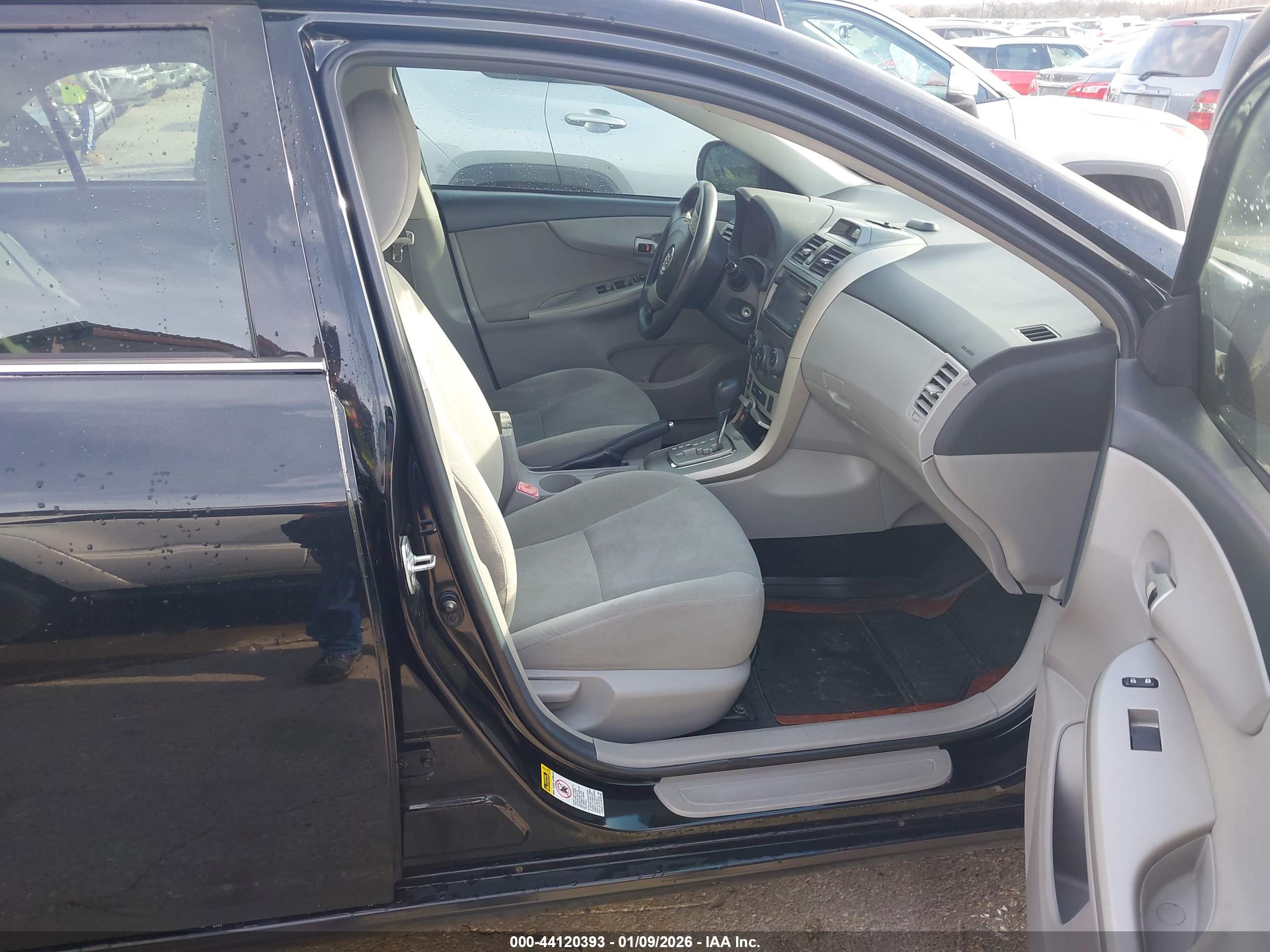 TOYOTA COROLLA image 5