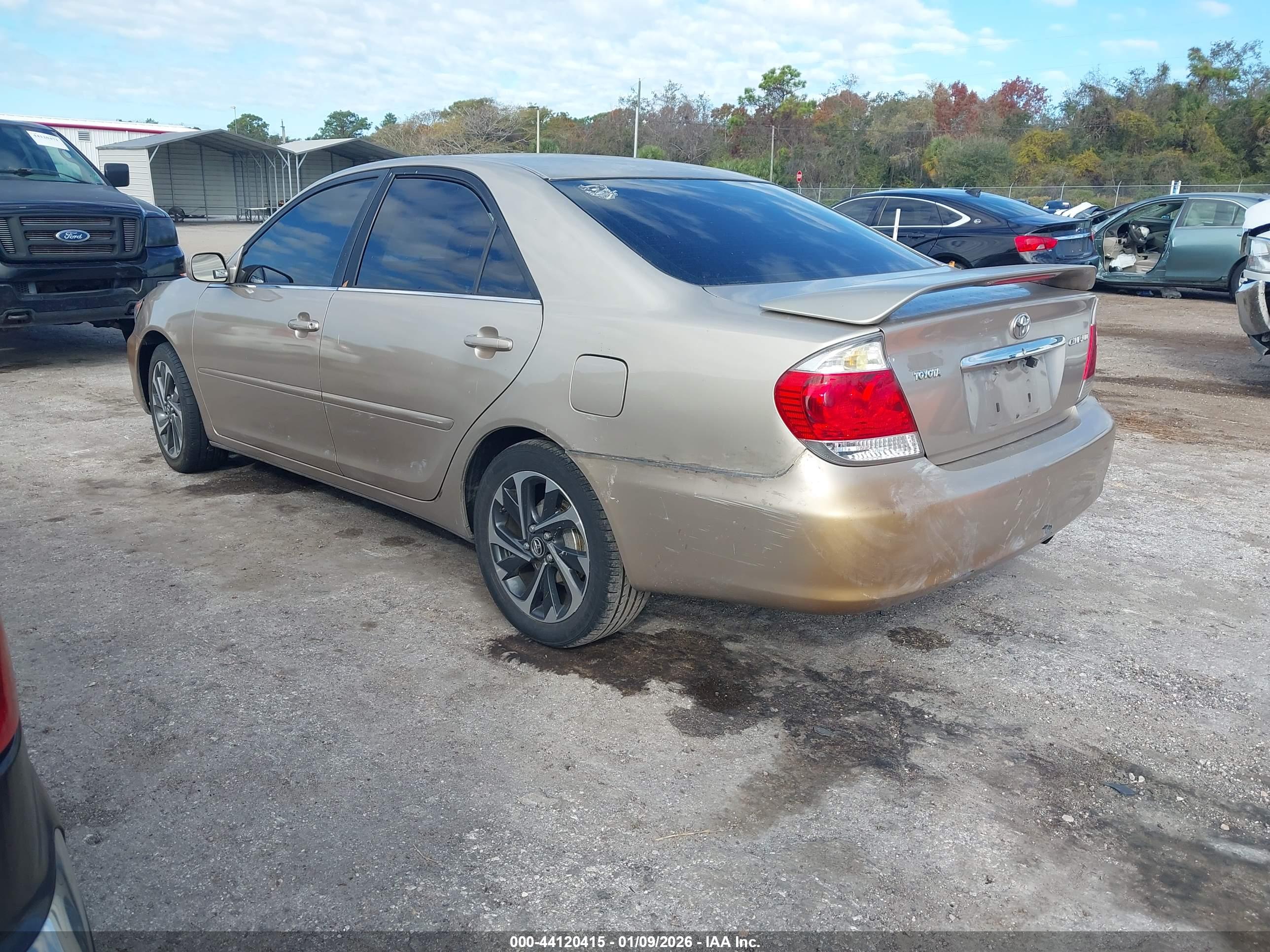 TOYOTA CAMRY image 3