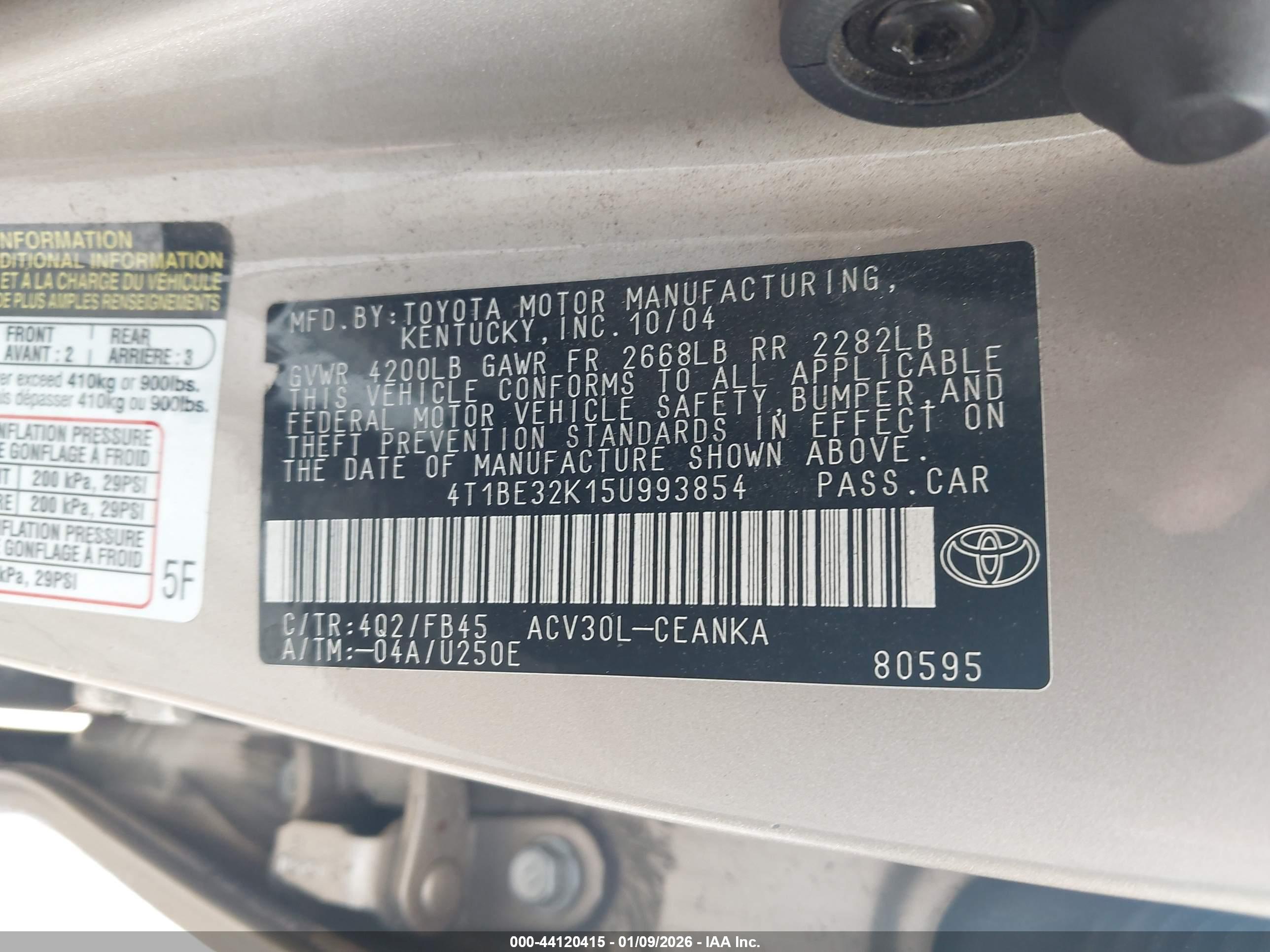 TOYOTA CAMRY image 9